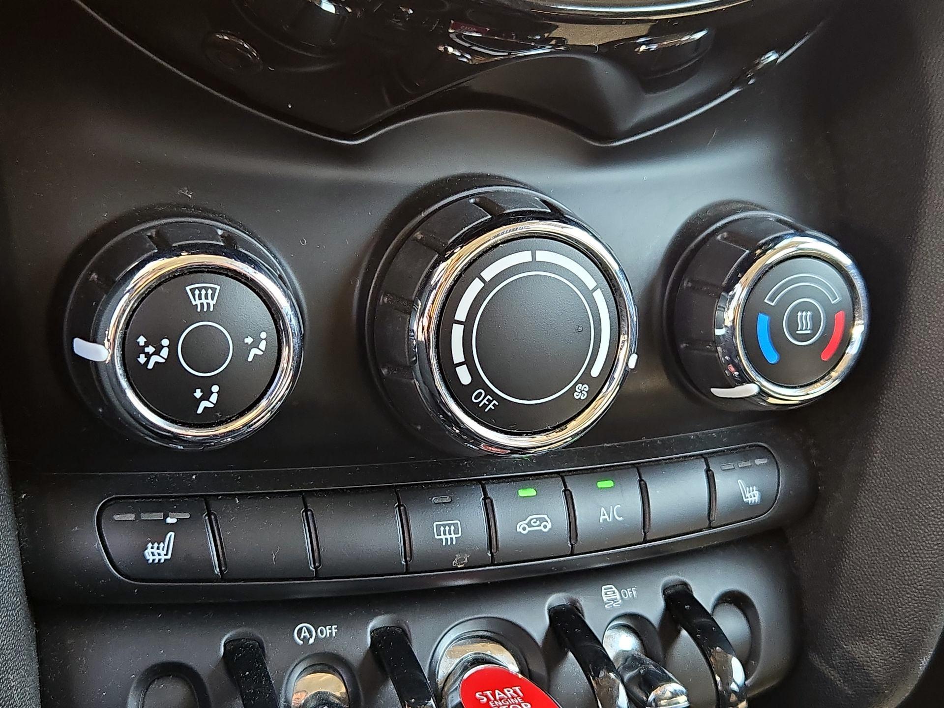 Thumbnail: 2019 MINI Cooper Hardtop - 16