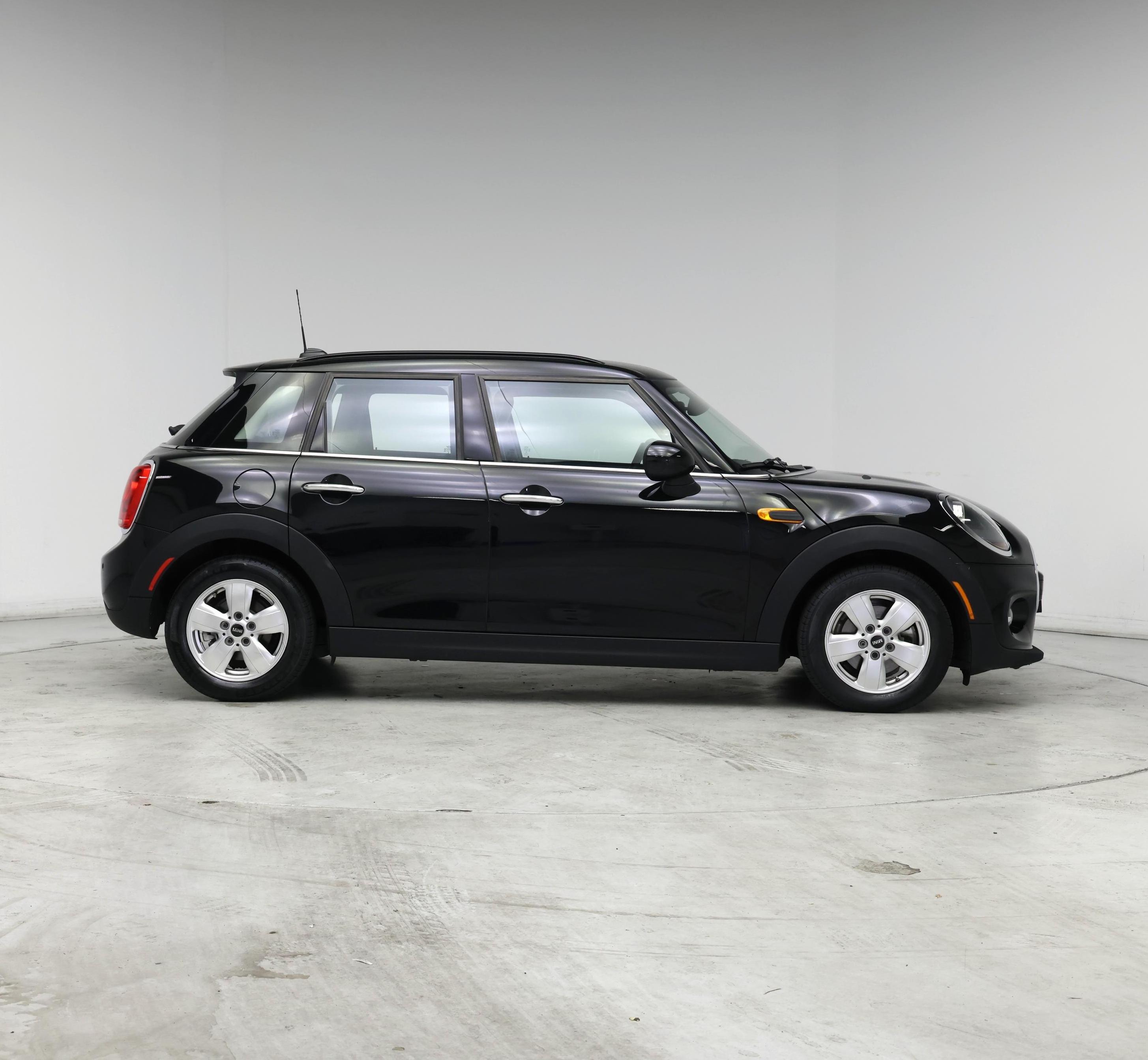 Thumbnail: 2019 MINI Cooper Hardtop - 7