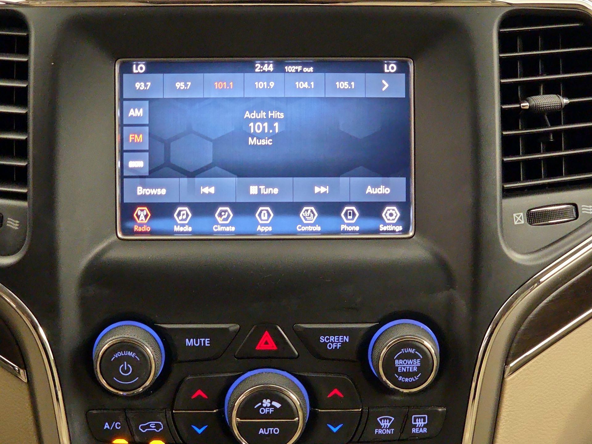 Thumbnail: 2018 Jeep Grand Cherokee - 15