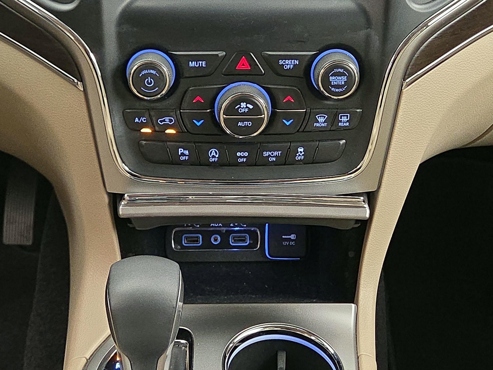 Thumbnail: 2018 Jeep Grand Cherokee - 16