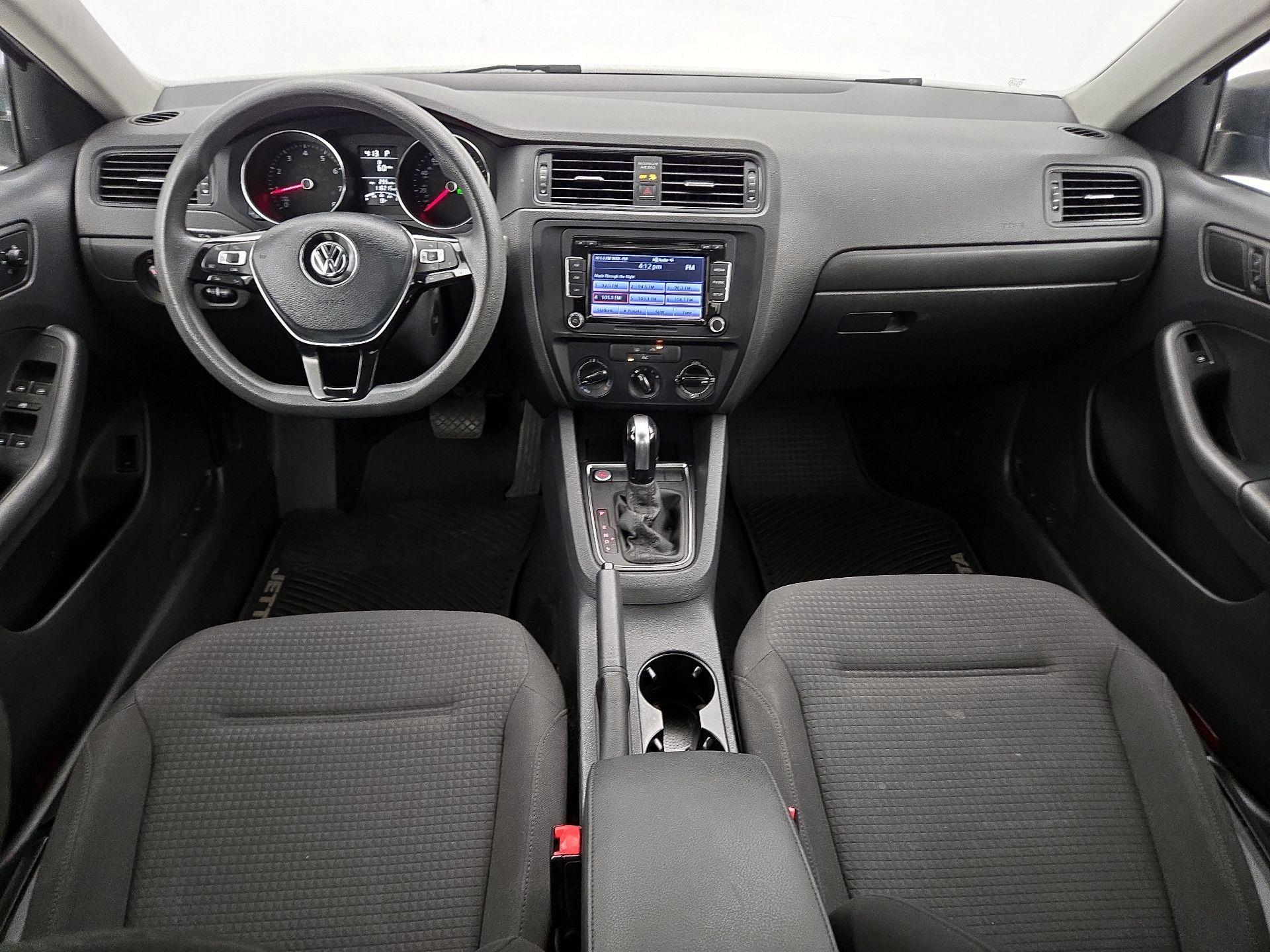 Thumbnail: 2015 Volkswagen Jetta - 9