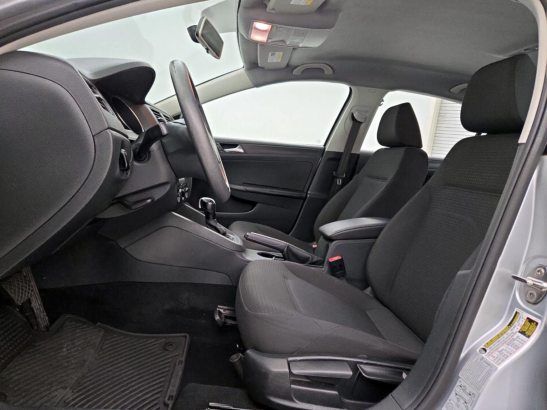 Thumbnail: 2015 Volkswagen Jetta - 11