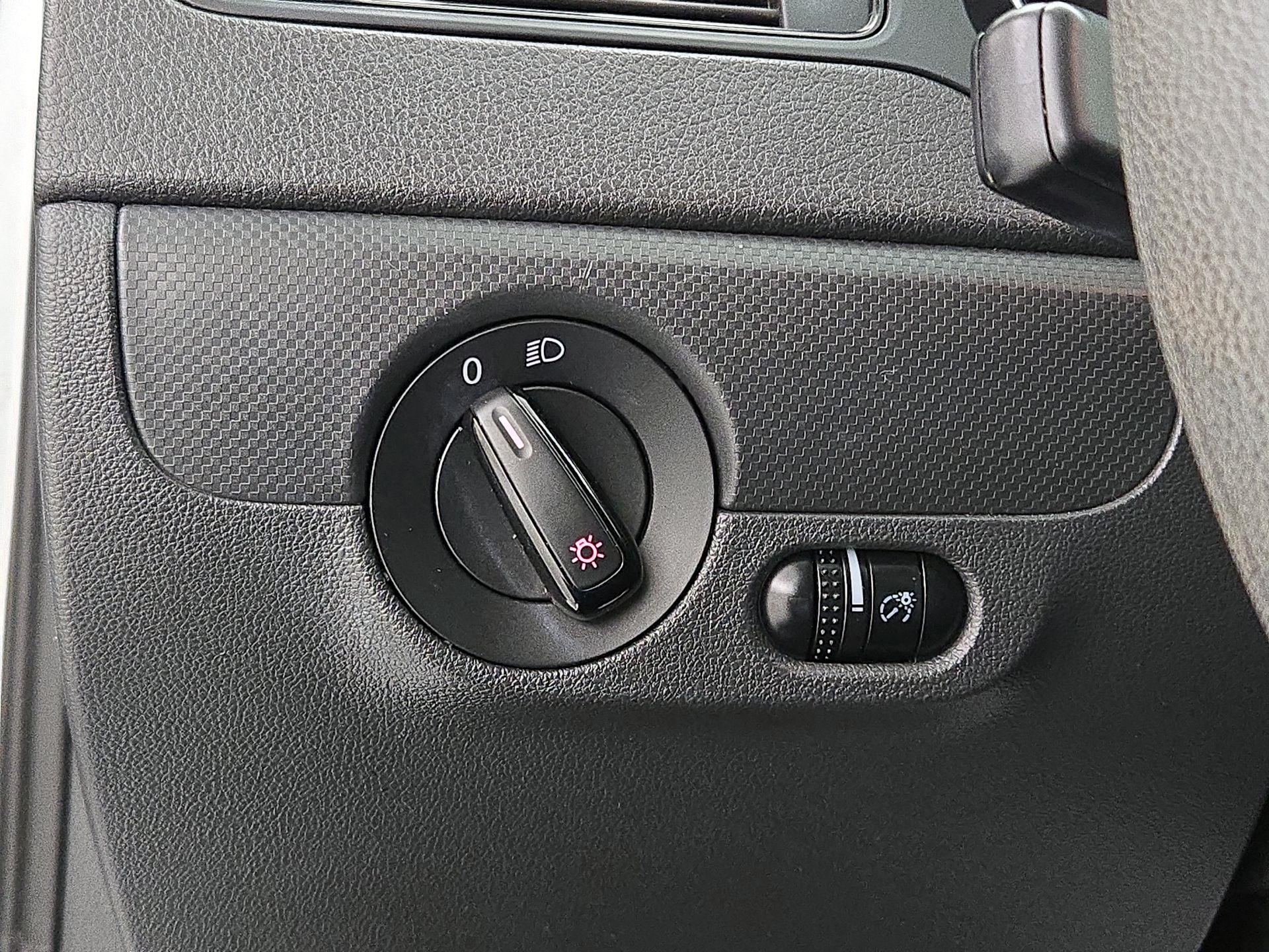 Thumbnail: 2015 Volkswagen Jetta - 13