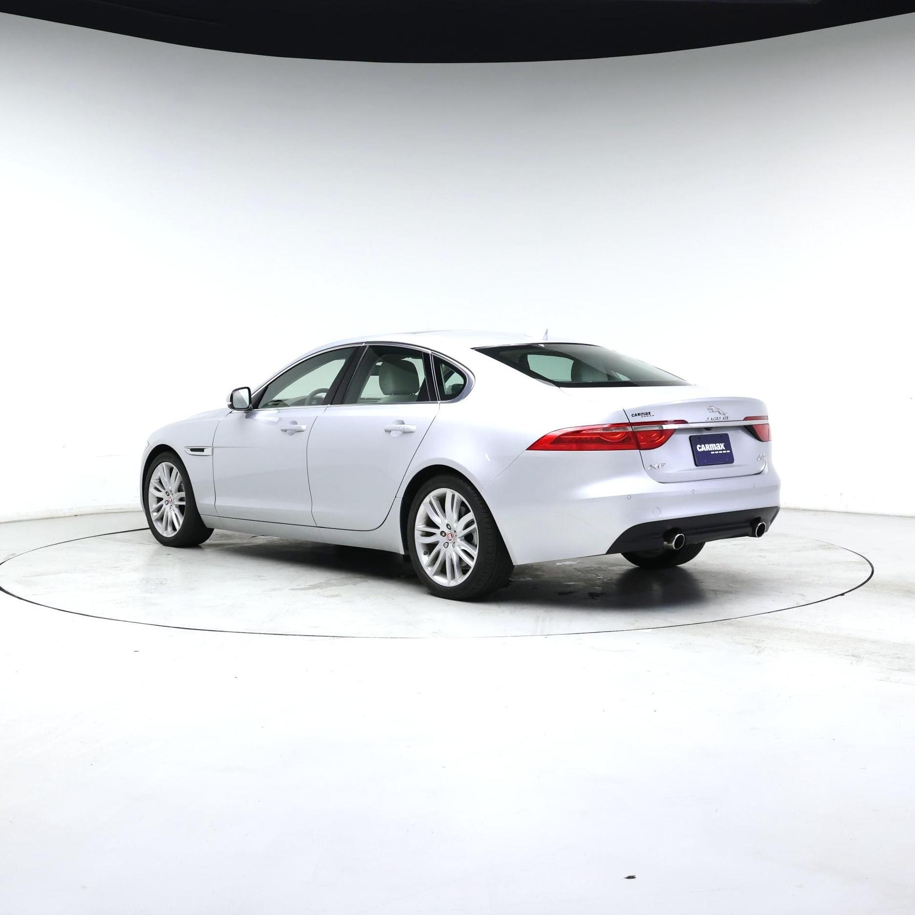 Thumbnail: 2017 Jaguar XF - 2