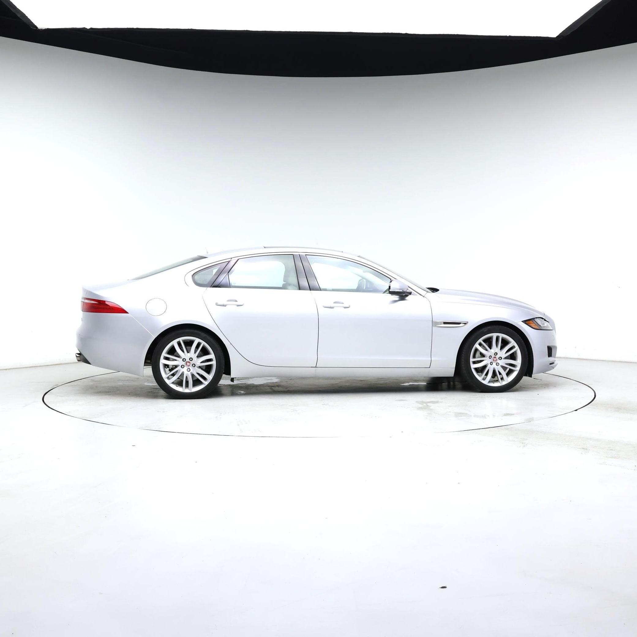Thumbnail: 2017 Jaguar XF - 7