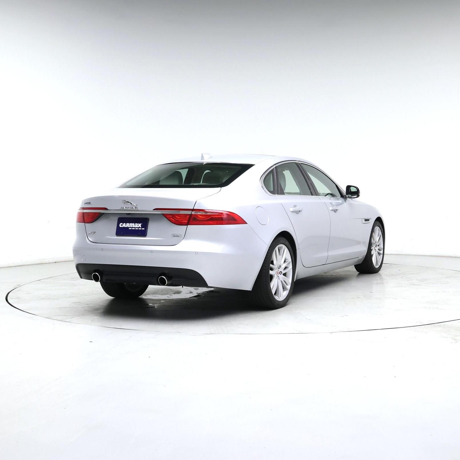 Thumbnail: 2017 Jaguar XF - 8
