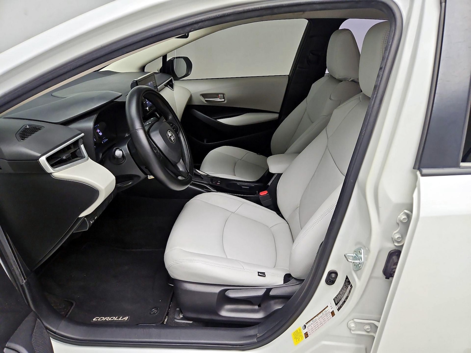 2020 Toyota Corolla L - Photo 12