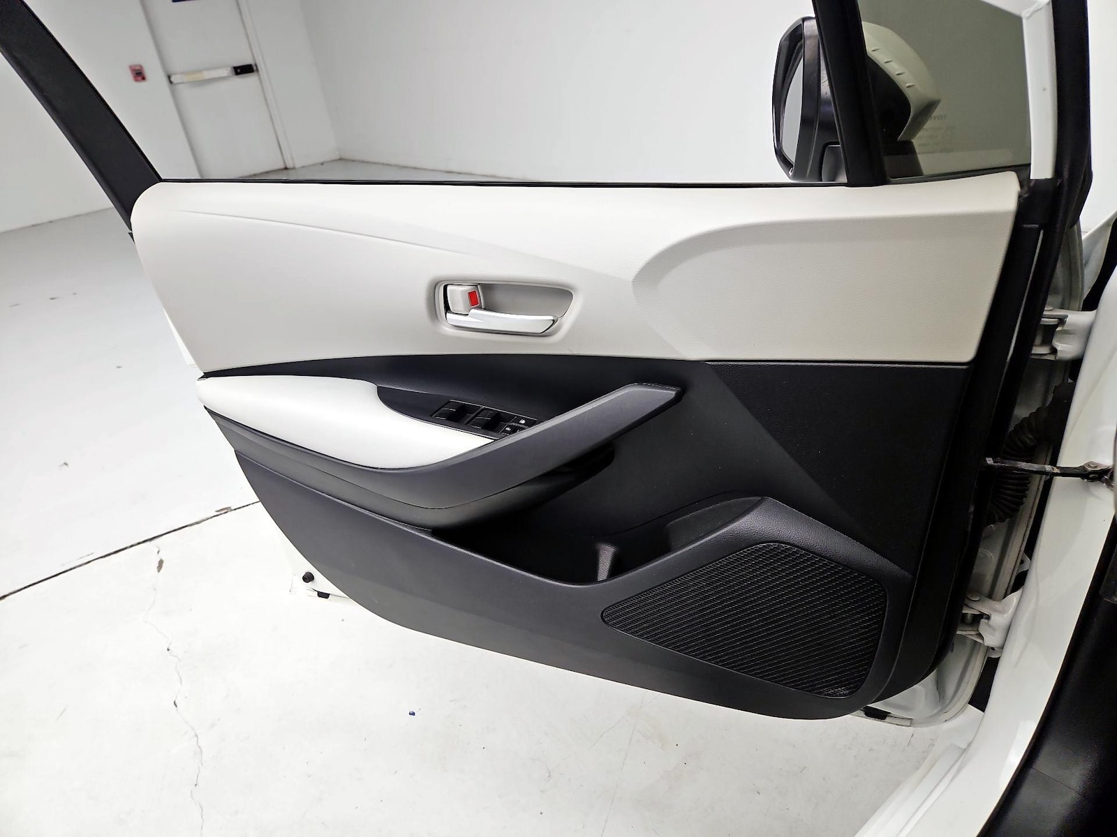 2020 Toyota Corolla L - Photo 13