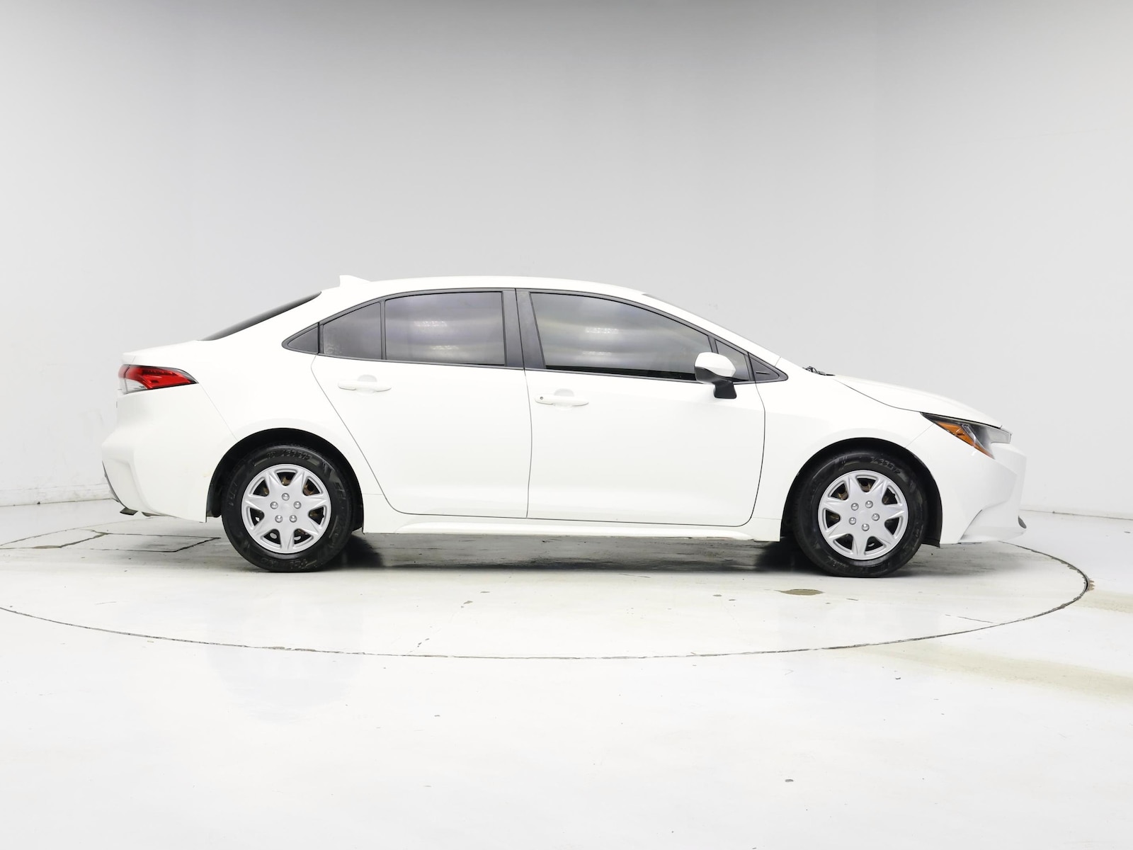 2020 Toyota Corolla L - Photo 8