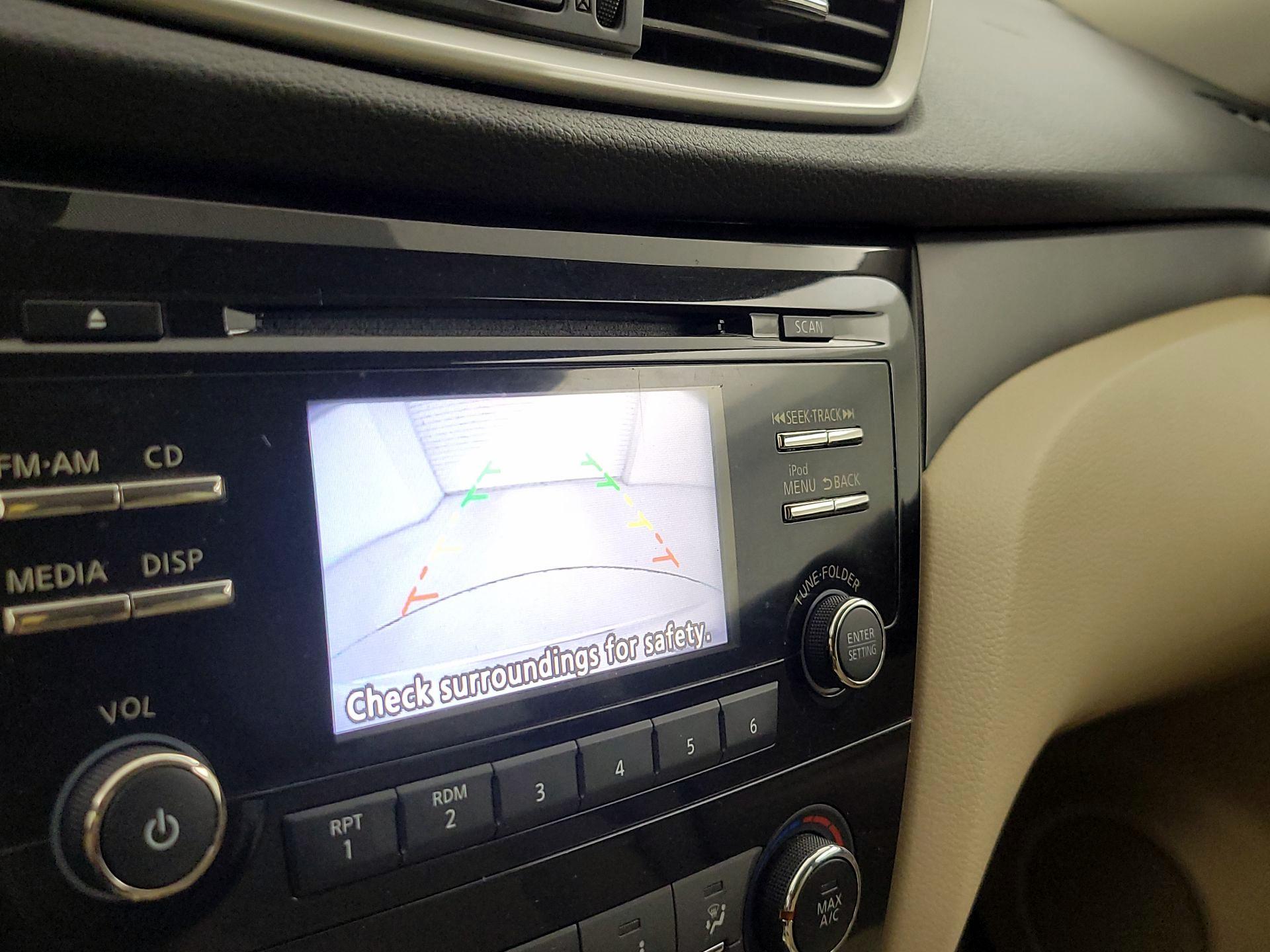 Thumbnail: 2014 Nissan Rogue - 14