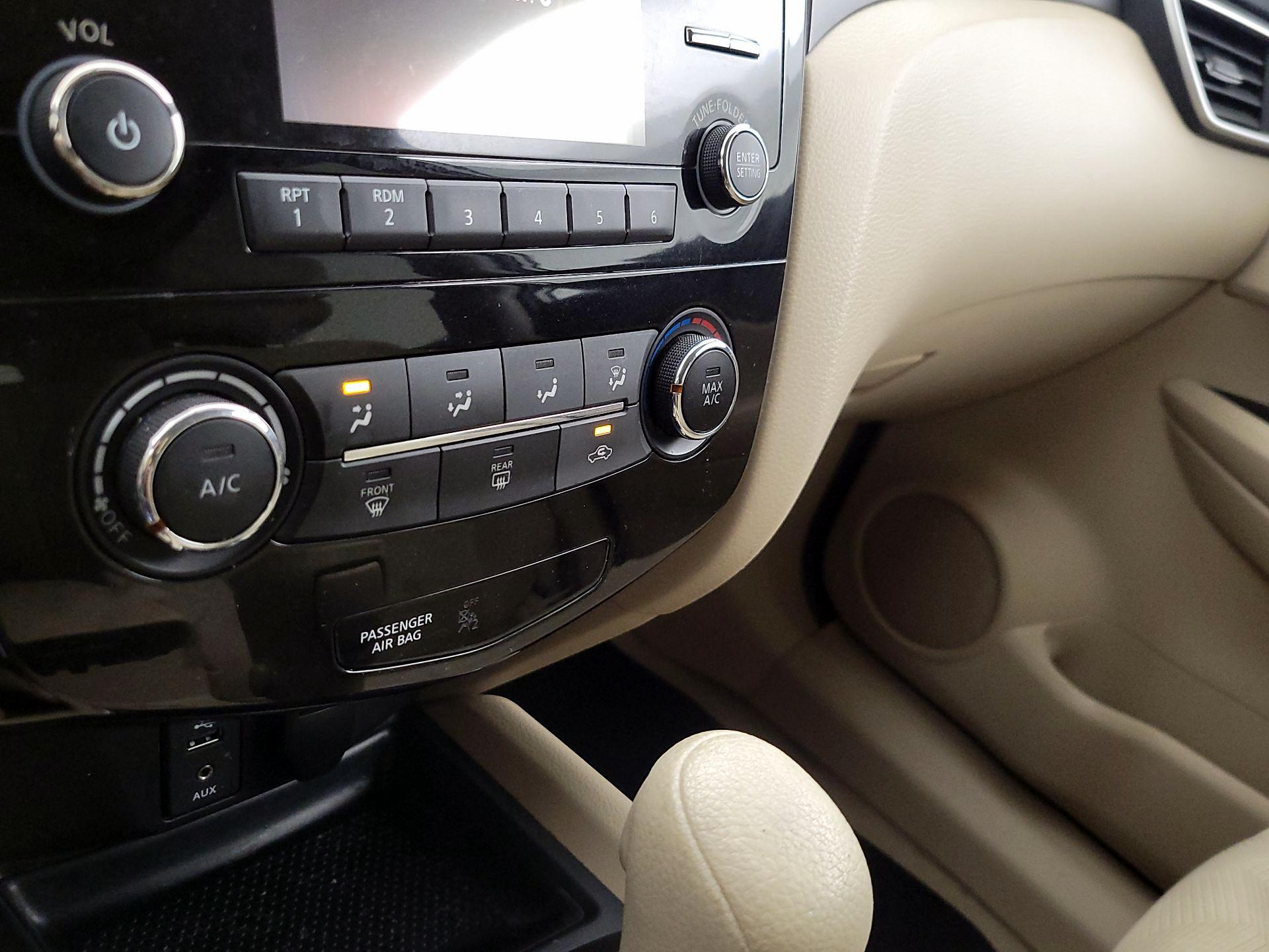 Thumbnail: 2014 Nissan Rogue - 16