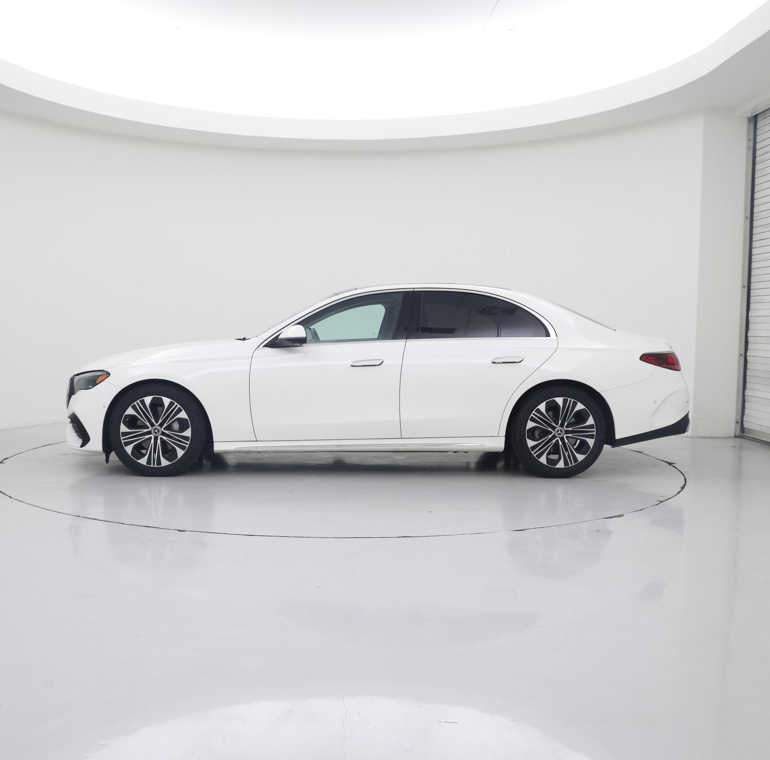 Thumbnail: 2025 Mercedes-Benz E-Class - 3