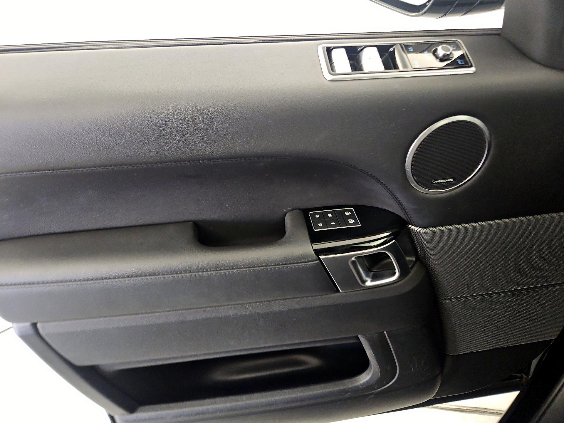 Thumbnail: 2022 Land Rover Range Rover Sport - 12