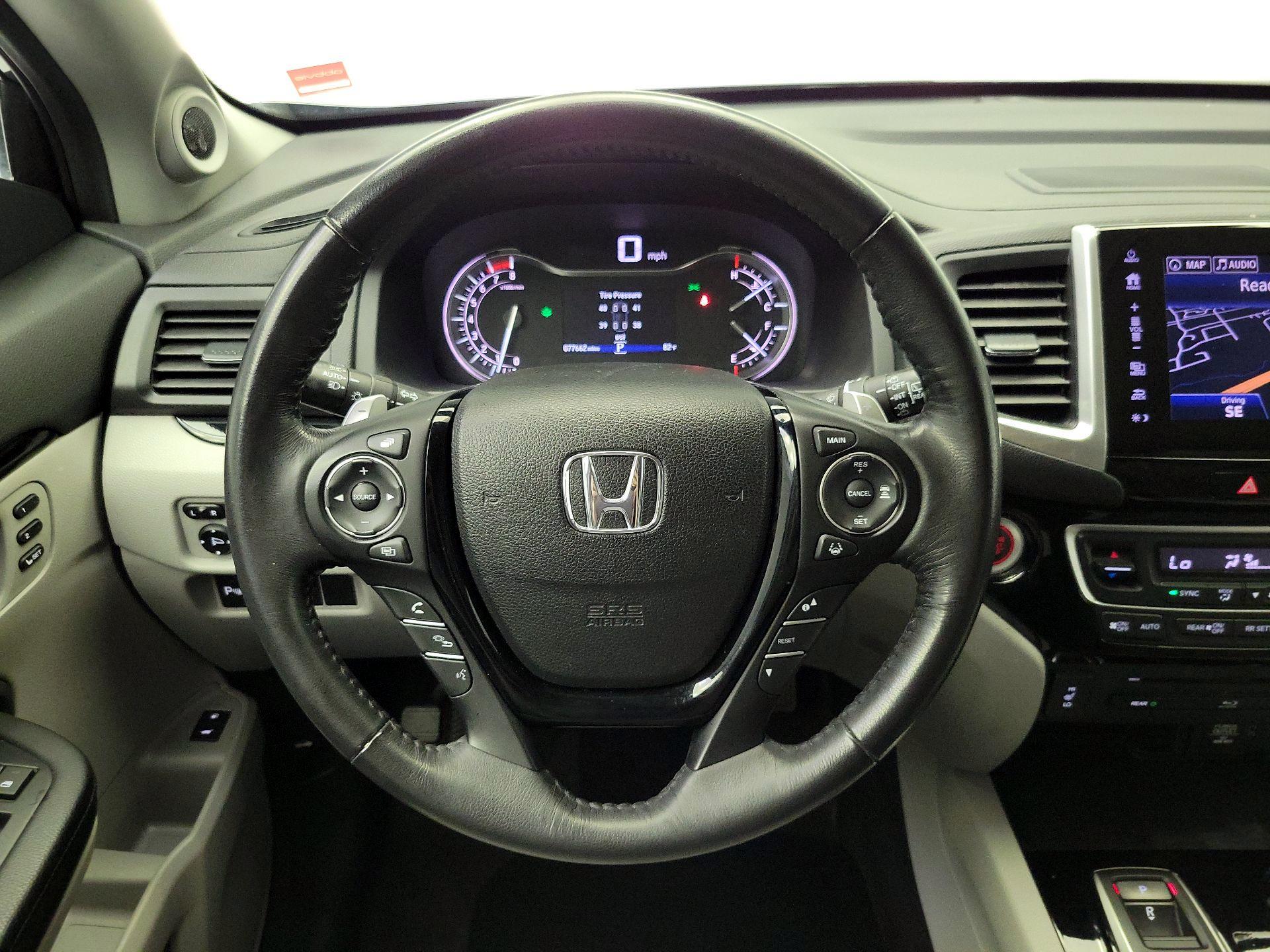 Thumbnail: 2017 Honda Pilot - 10