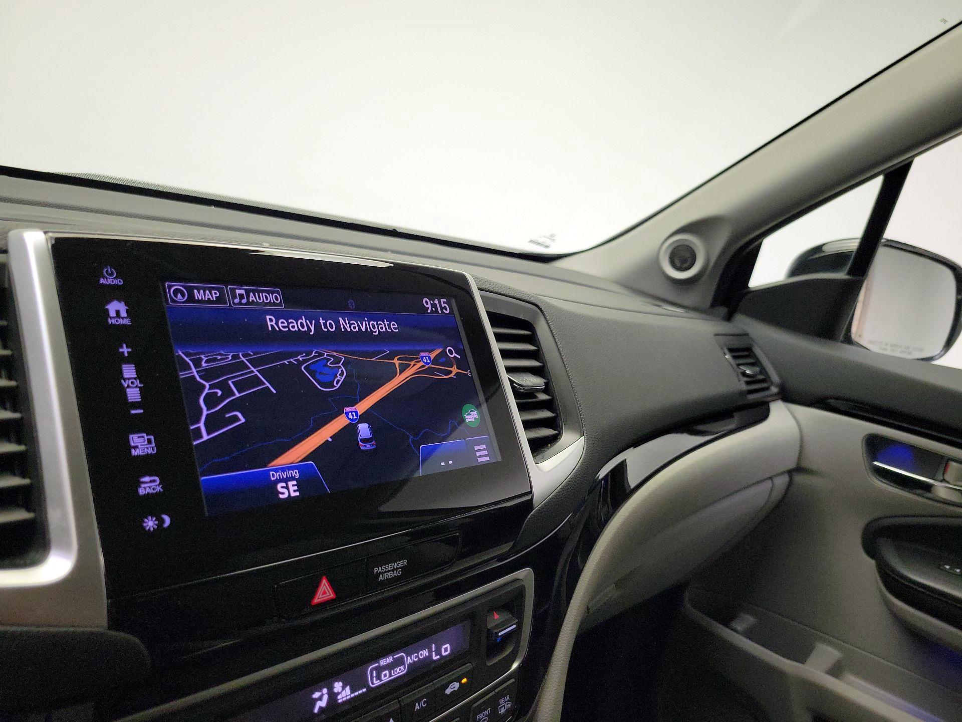 Thumbnail: 2017 Honda Pilot - 14