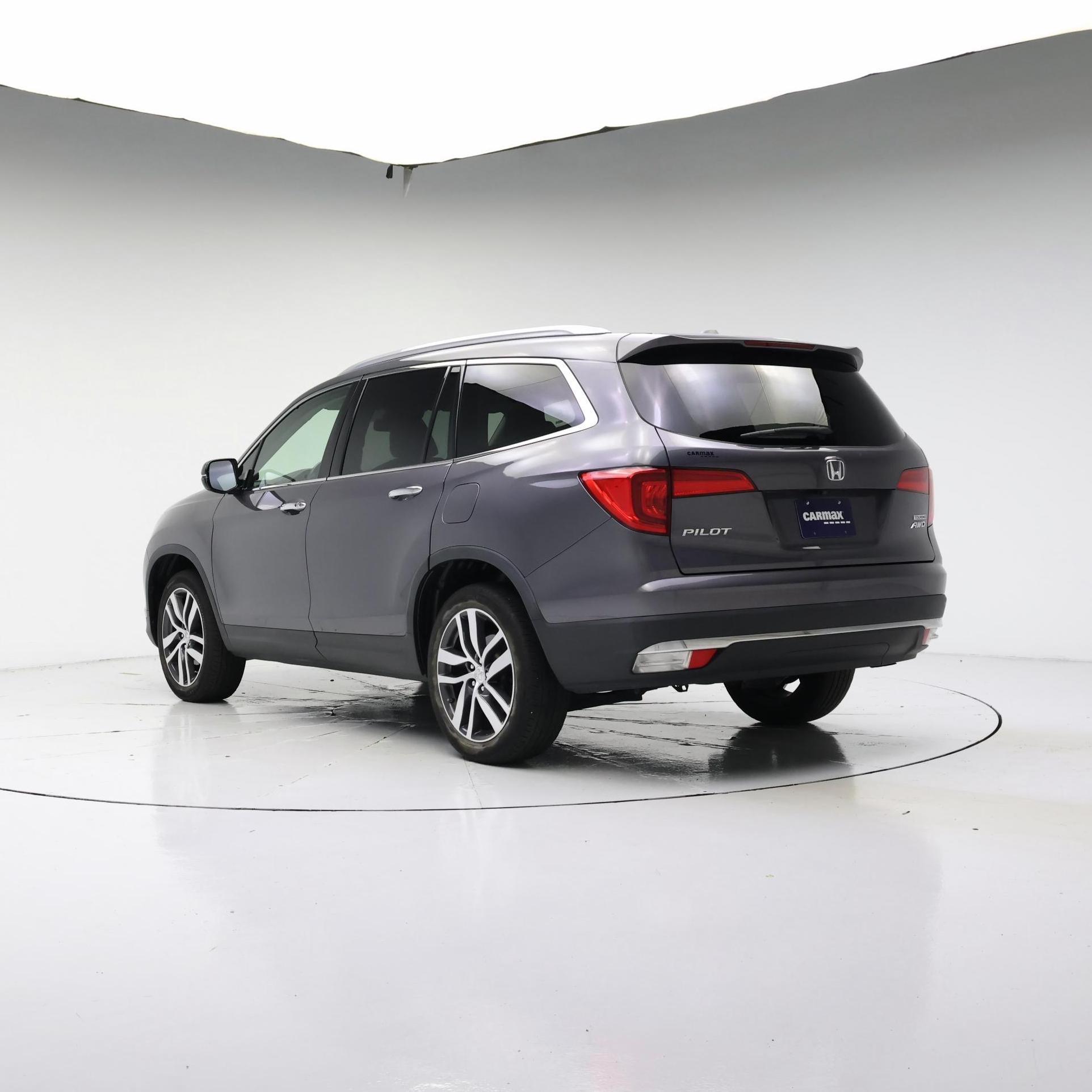 Thumbnail: 2017 Honda Pilot - 2