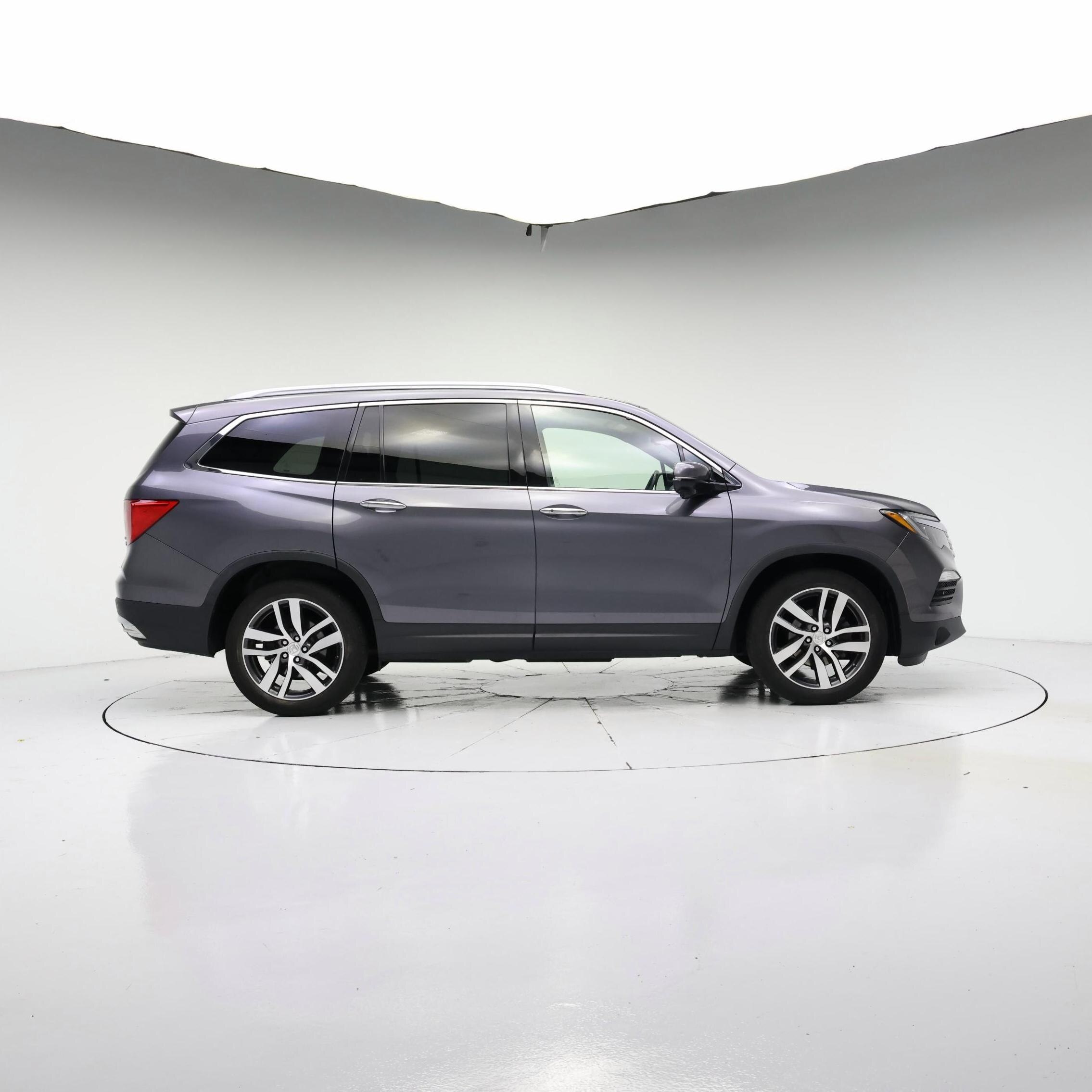 Thumbnail: 2017 Honda Pilot - 7
