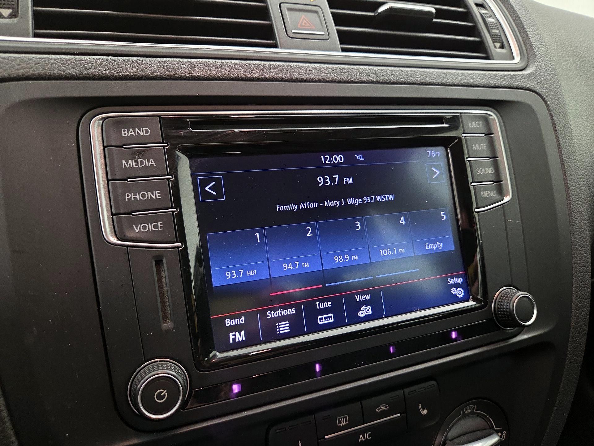 Thumbnail: 2016 Volkswagen Jetta - 13