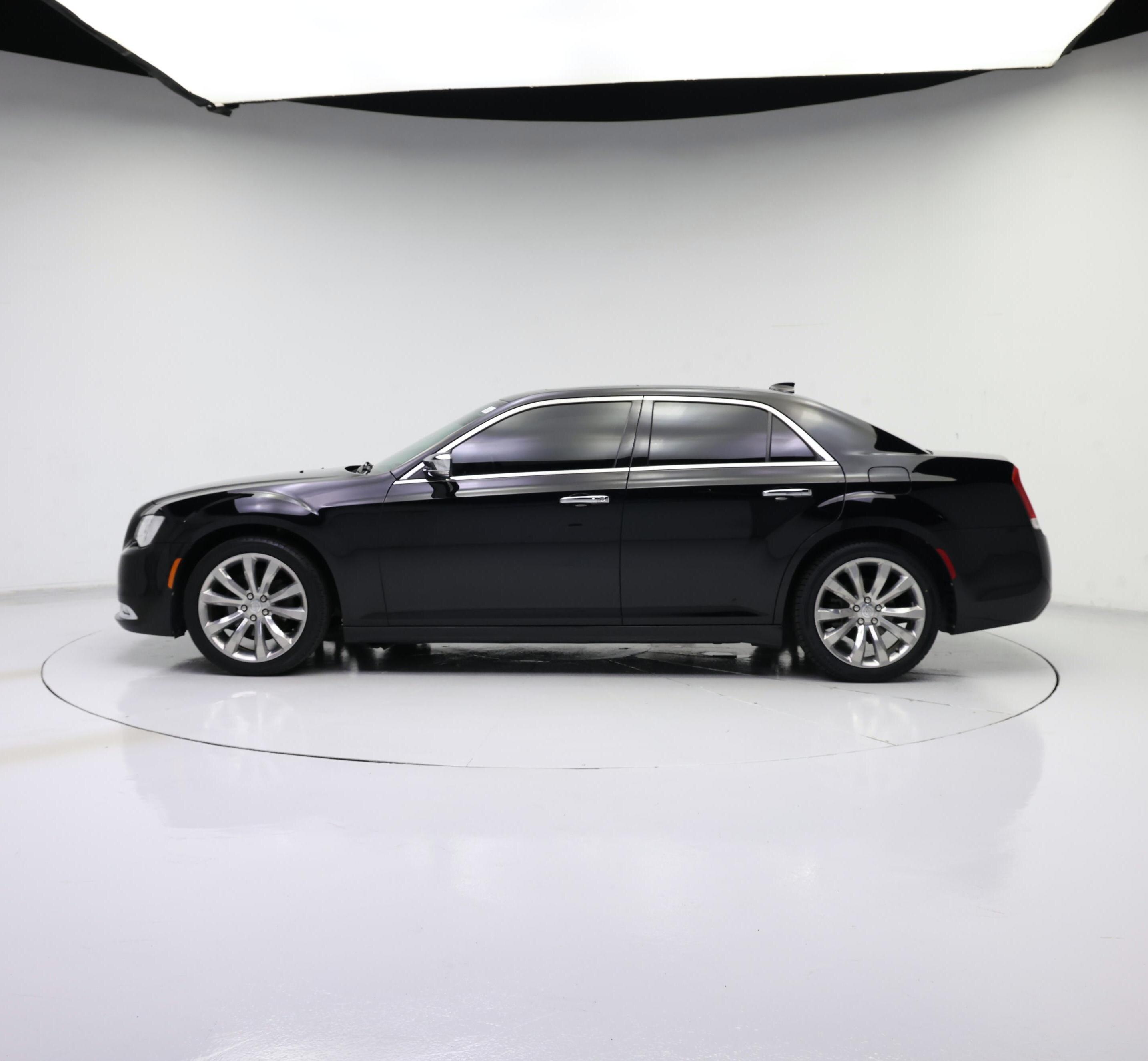 Thumbnail: 2018 Chrysler 300 - 3