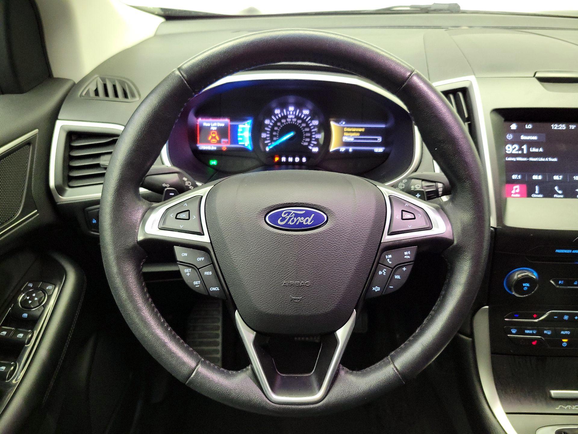 Thumbnail: 2016 Ford Edge - 10