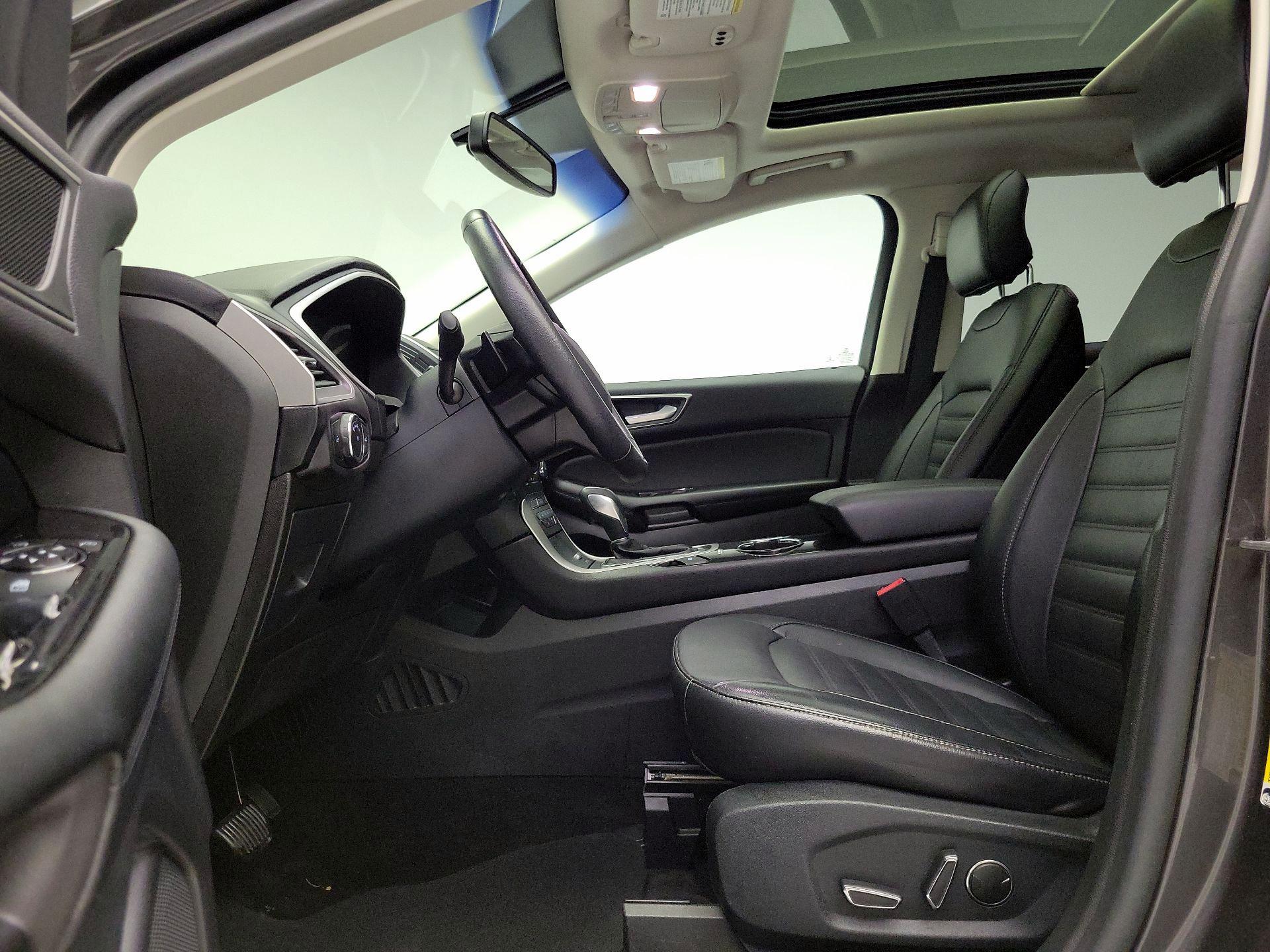 Thumbnail: 2016 Ford Edge - 11