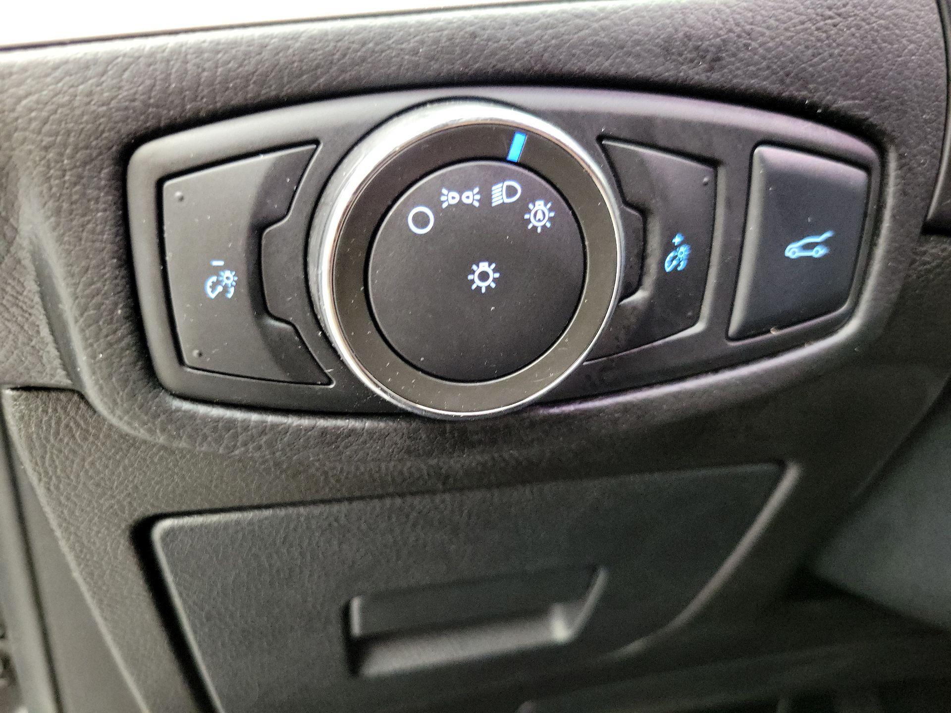 Thumbnail: 2016 Ford Edge - 13