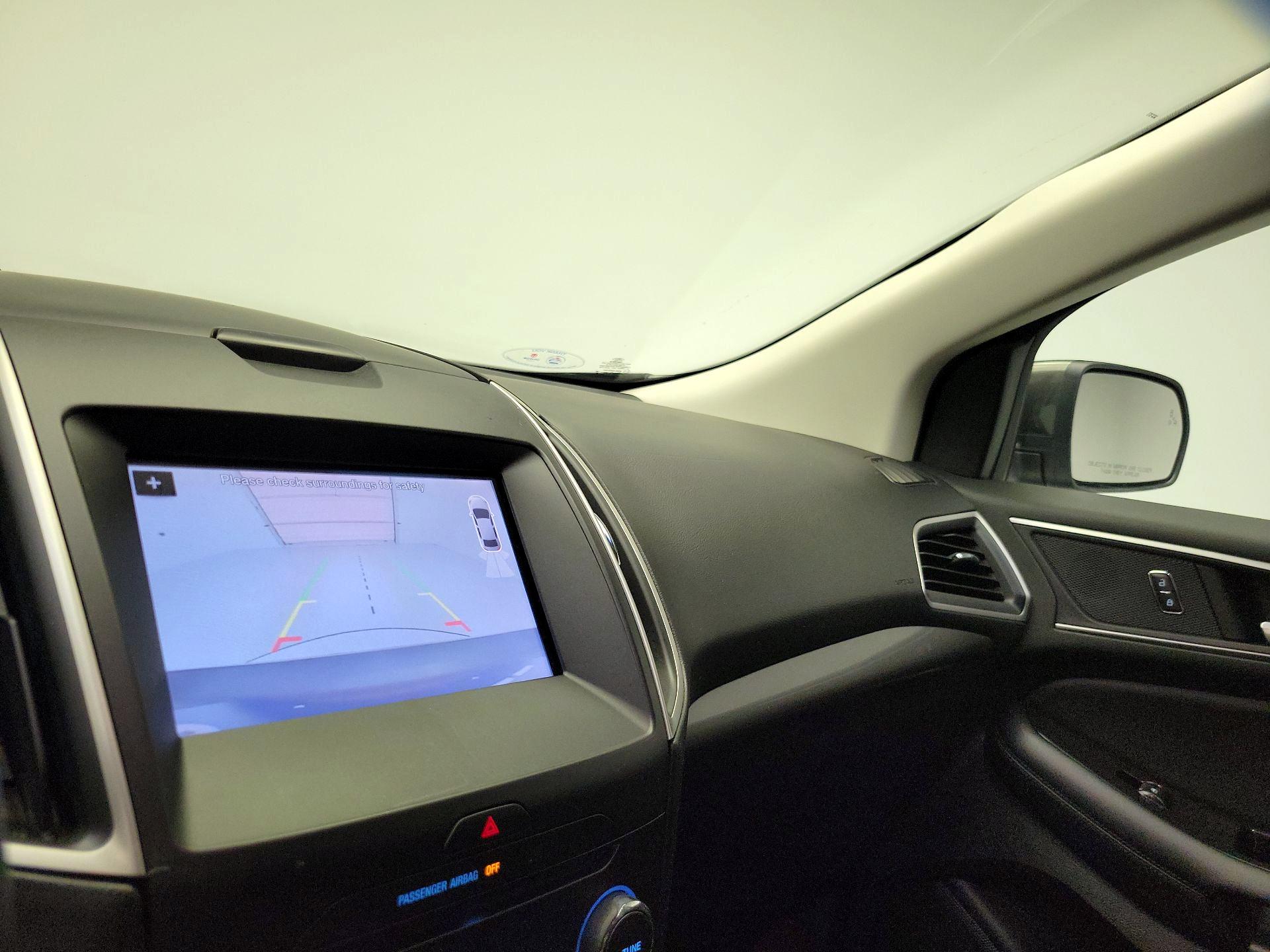 Thumbnail: 2016 Ford Edge - 15