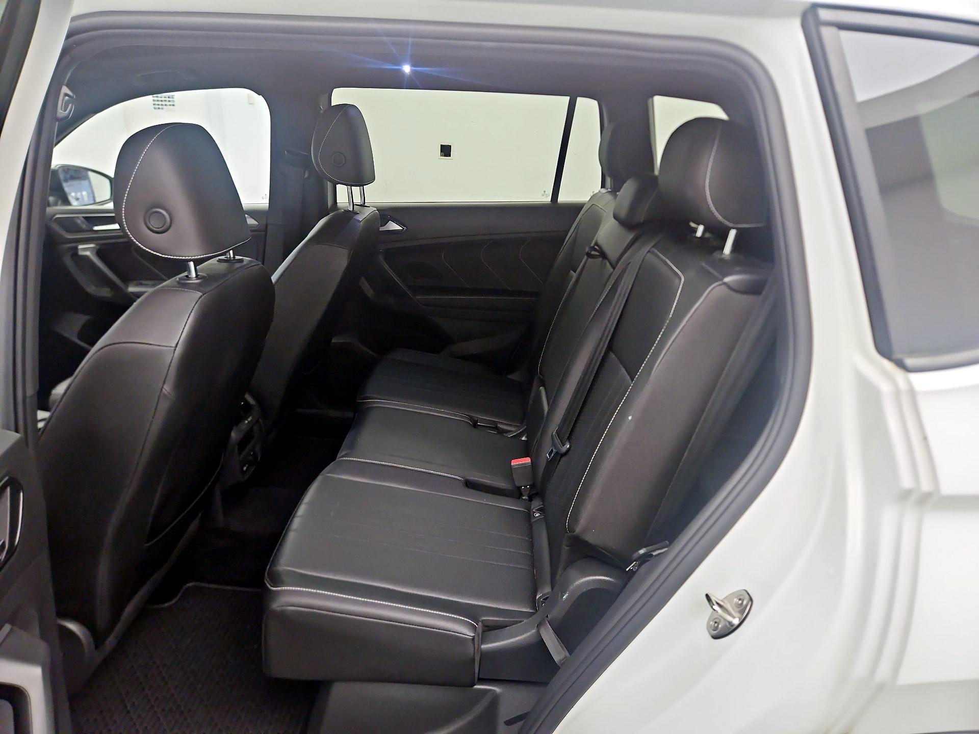 Thumbnail: 2023 Volkswagen Tiguan - 20