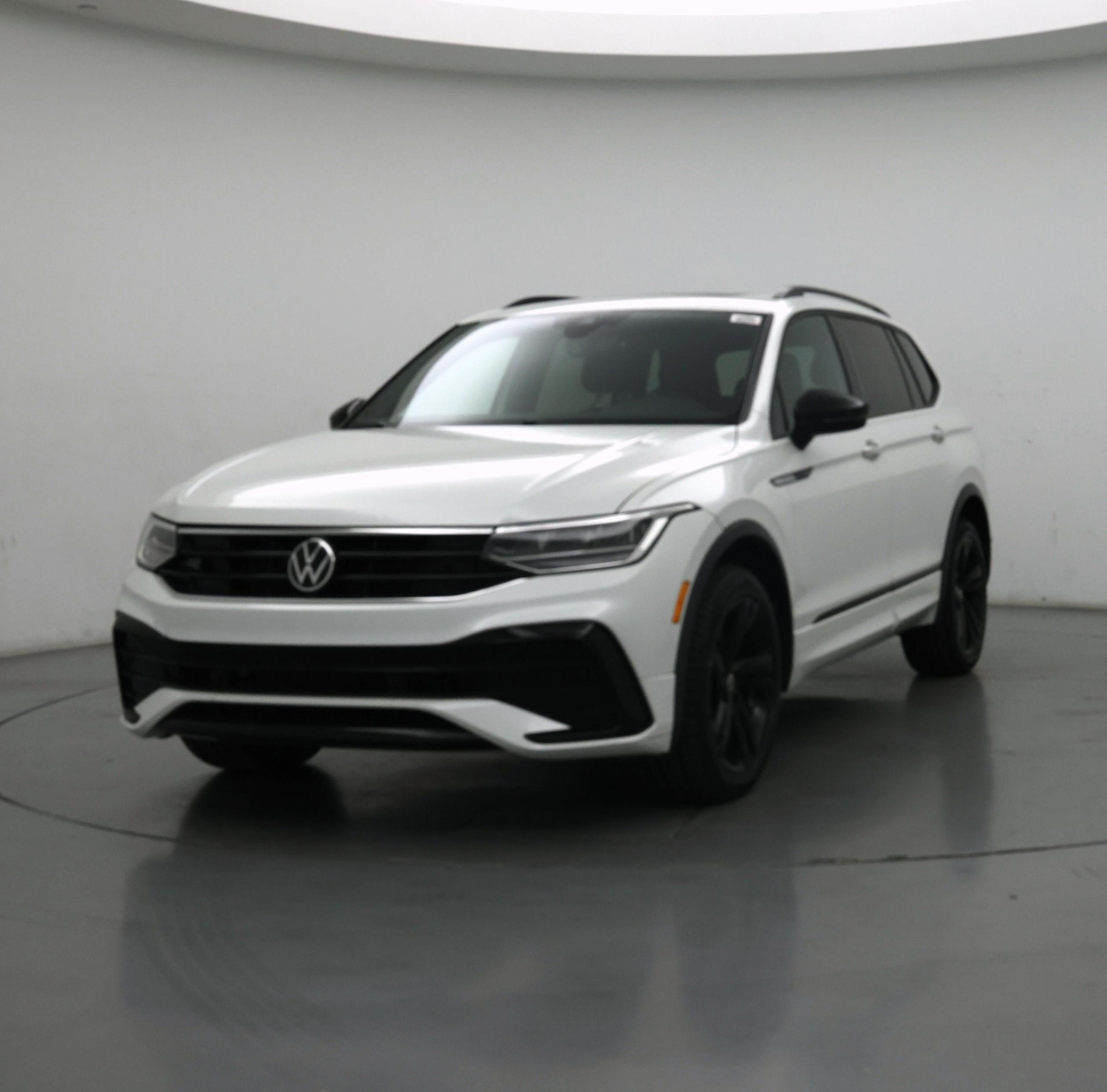 Thumbnail: 2023 Volkswagen Tiguan - 4