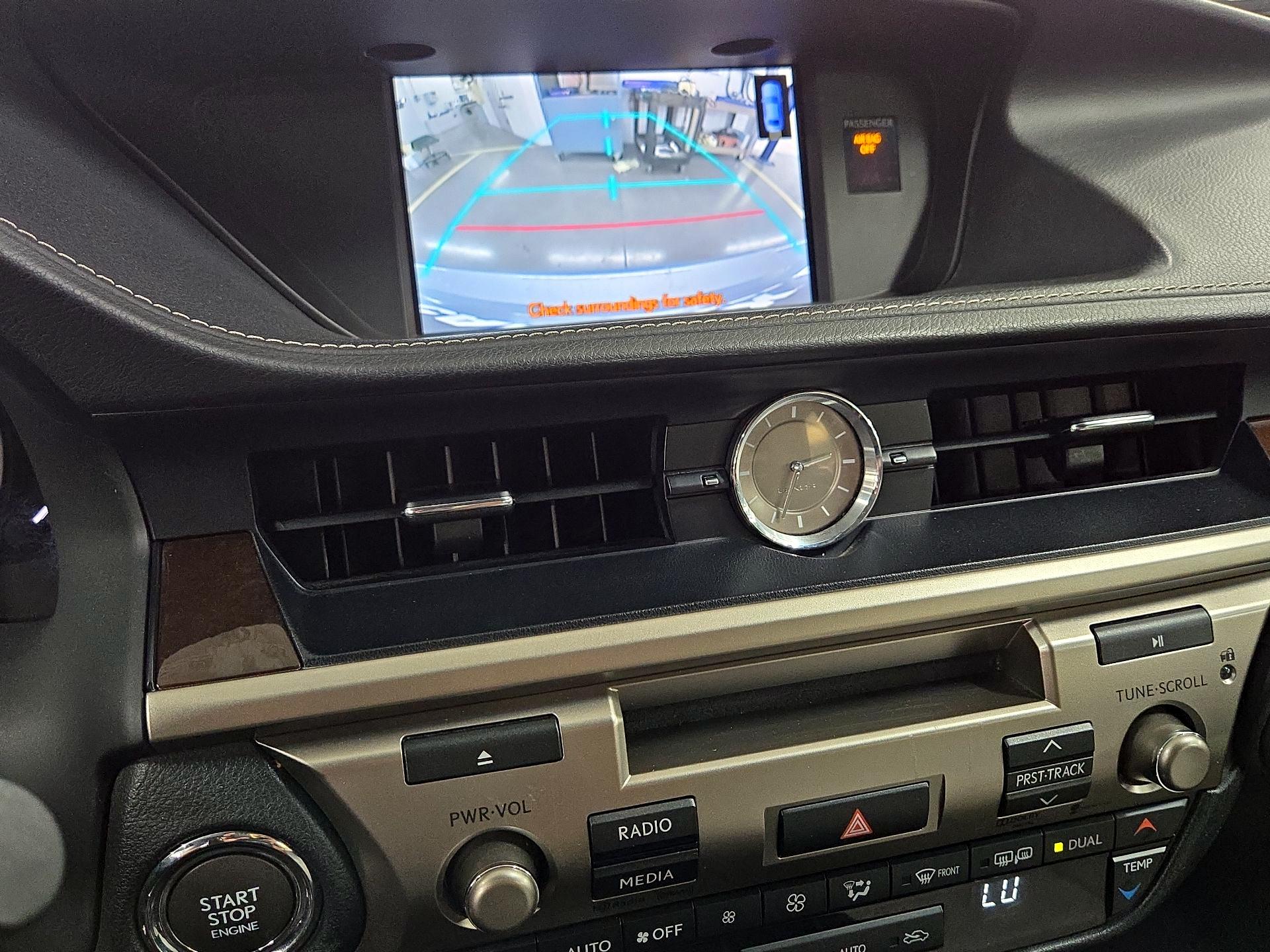 Thumbnail: 2014 Lexus ES - 15