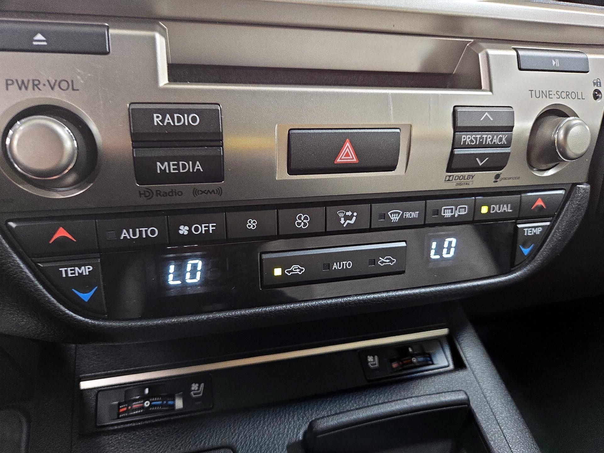 Thumbnail: 2014 Lexus ES - 17