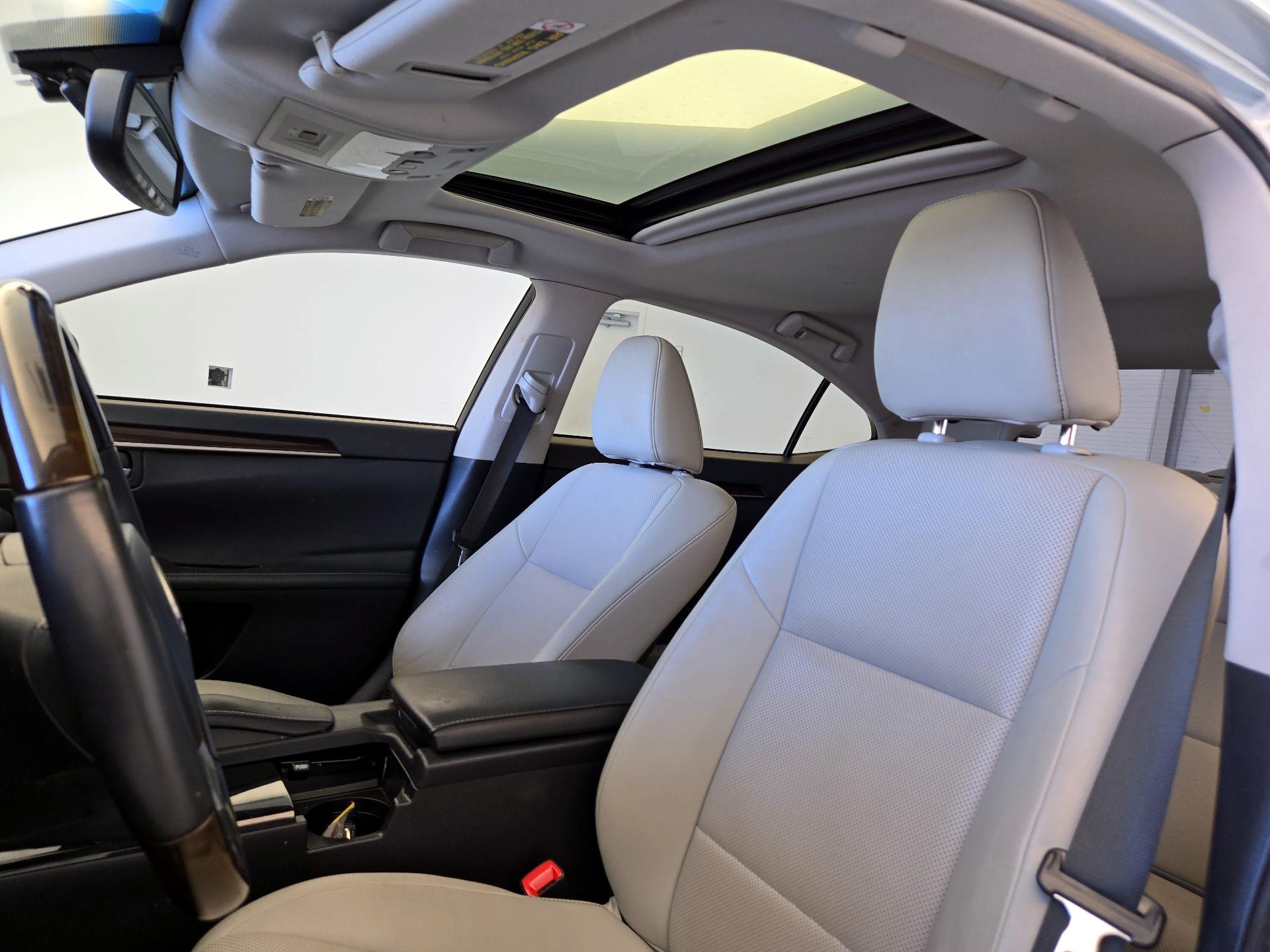 Thumbnail: 2014 Lexus ES - 20