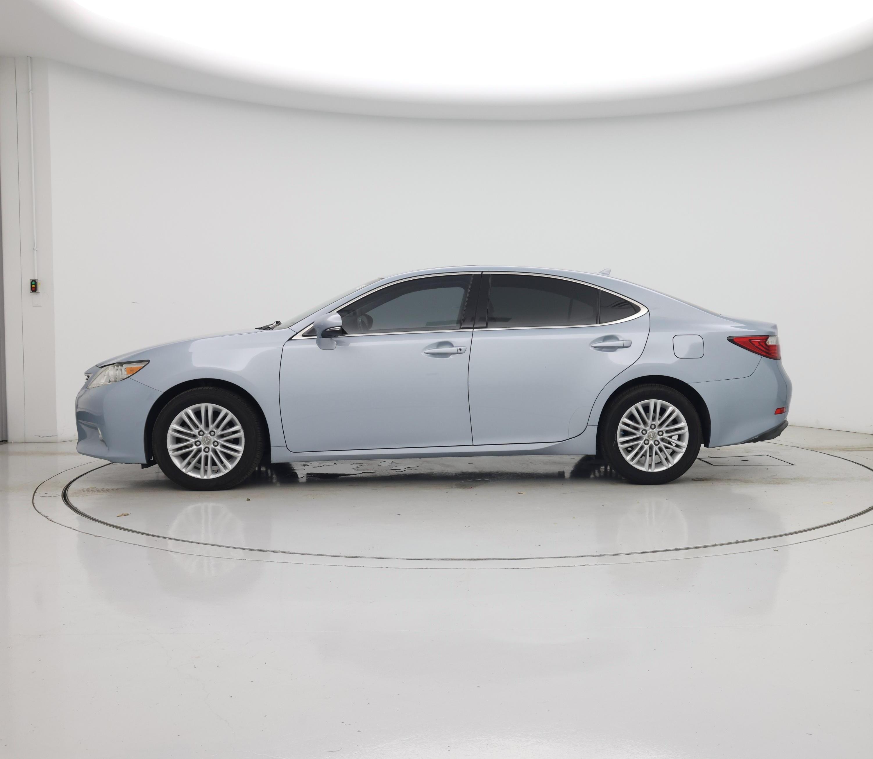 Thumbnail: 2014 Lexus ES - 3
