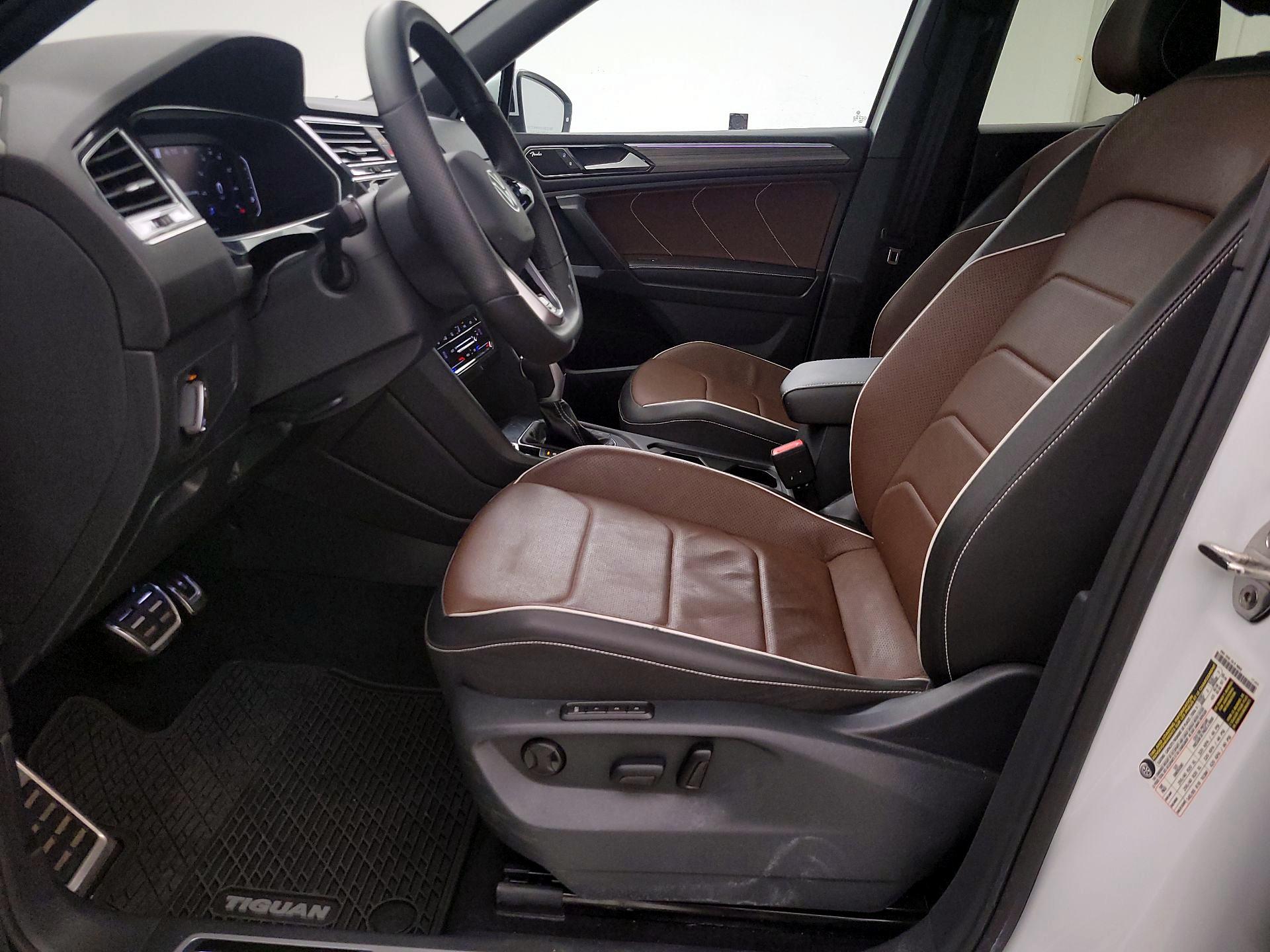 Thumbnail: 2022 Volkswagen Tiguan - 11