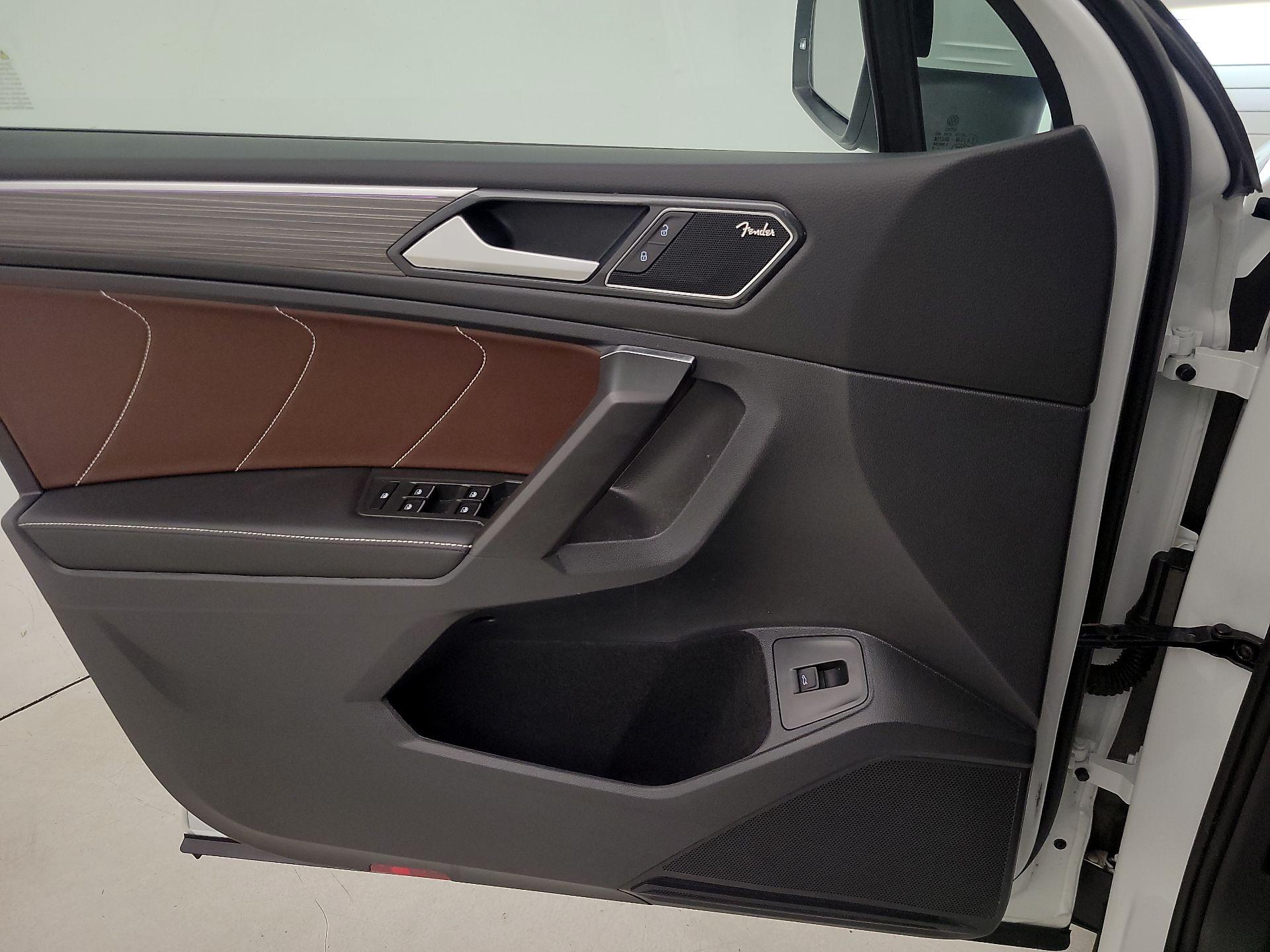 Thumbnail: 2022 Volkswagen Tiguan - 12
