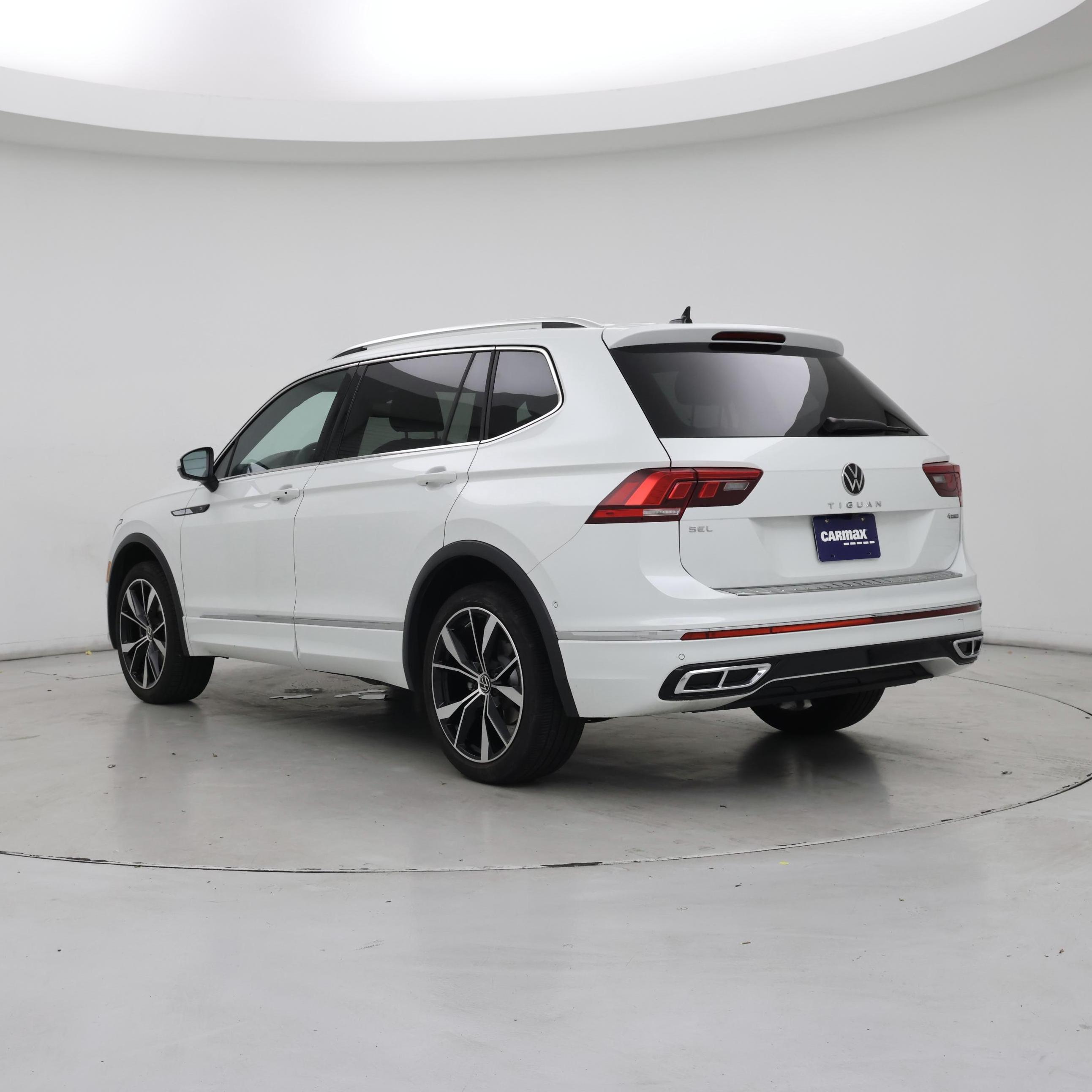 Thumbnail: 2022 Volkswagen Tiguan - 2