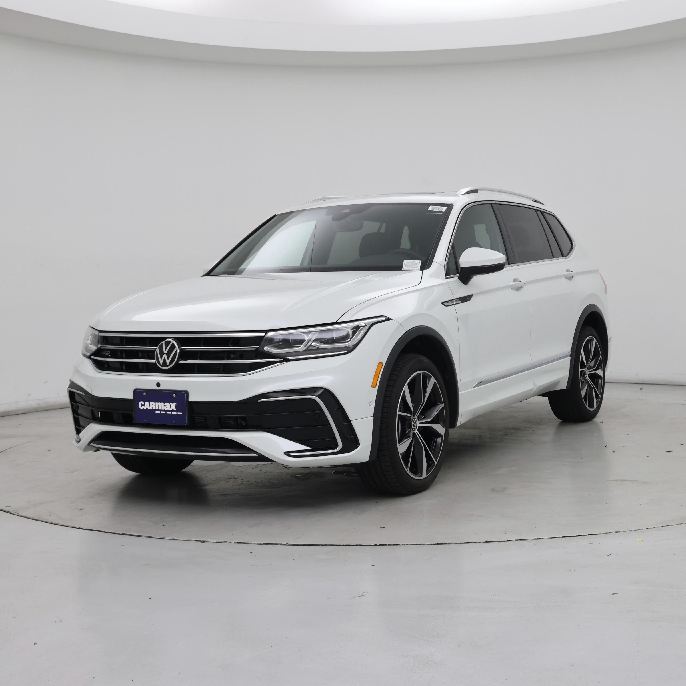 Thumbnail: 2022 Volkswagen Tiguan - 4