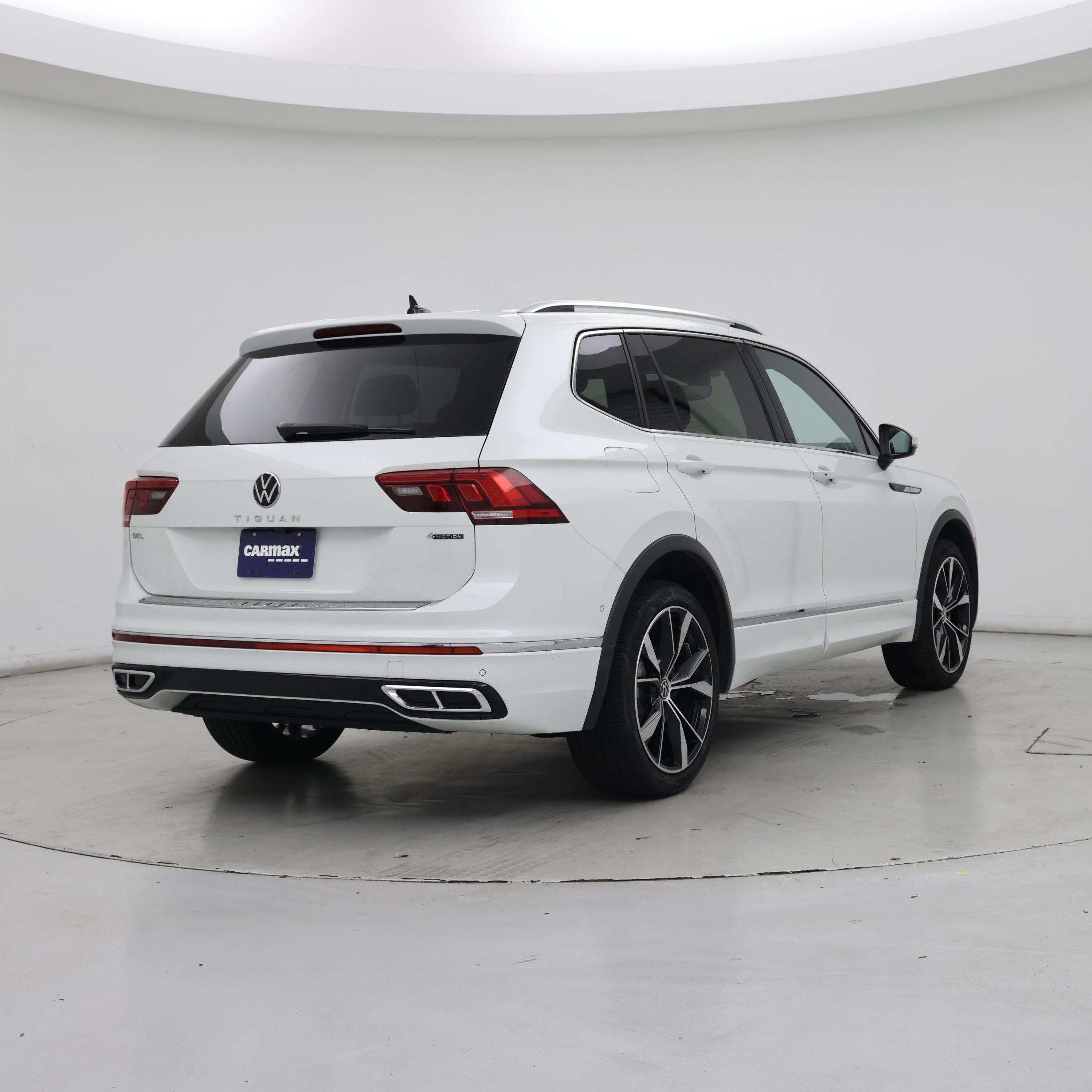 Thumbnail: 2022 Volkswagen Tiguan - 8