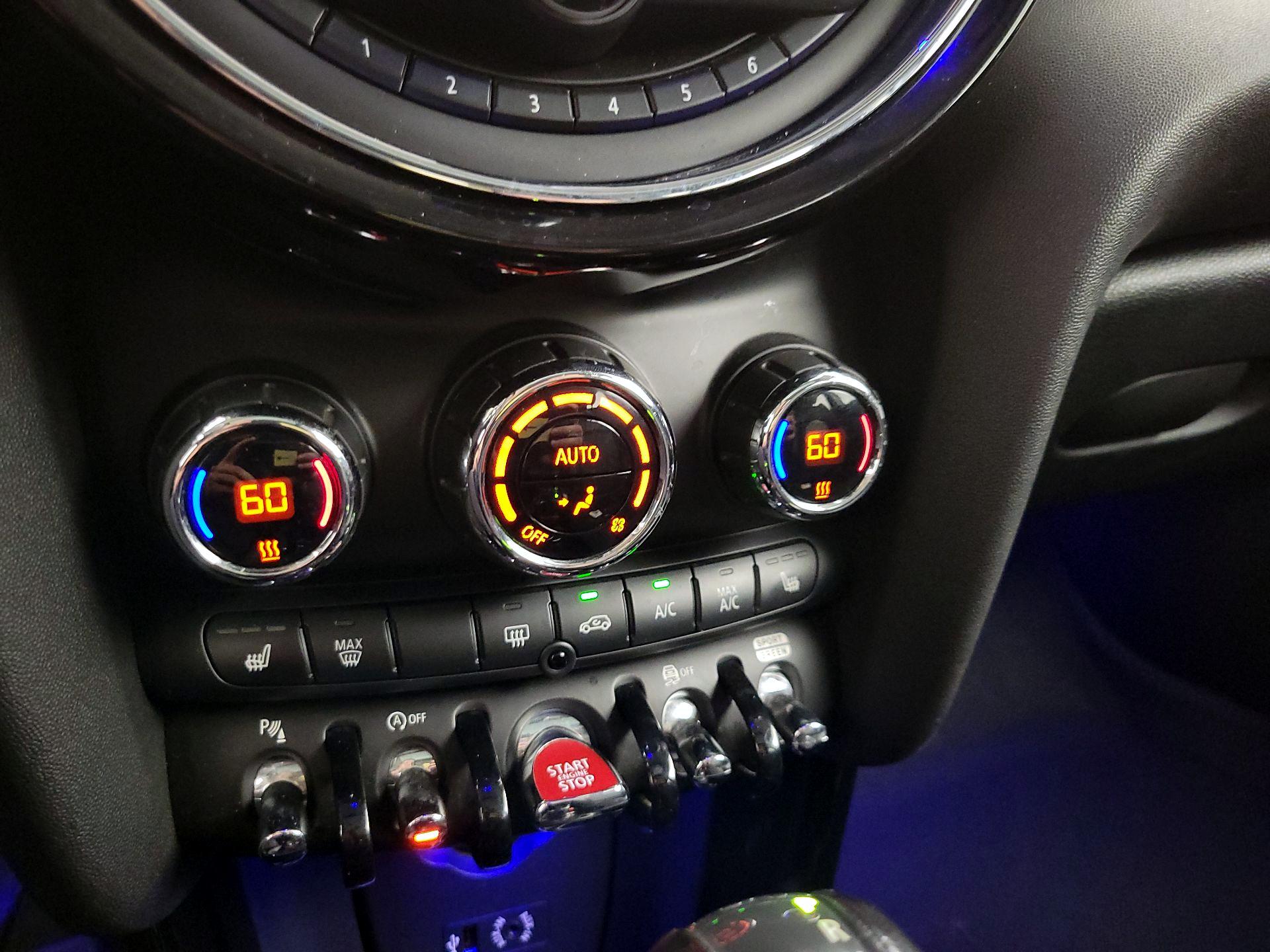 Thumbnail: 2018 MINI Cooper Hardtop - 17