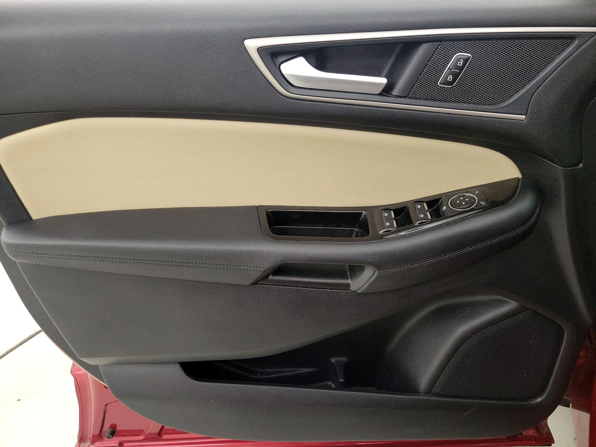 Thumbnail: 2020 Ford Edge - 12