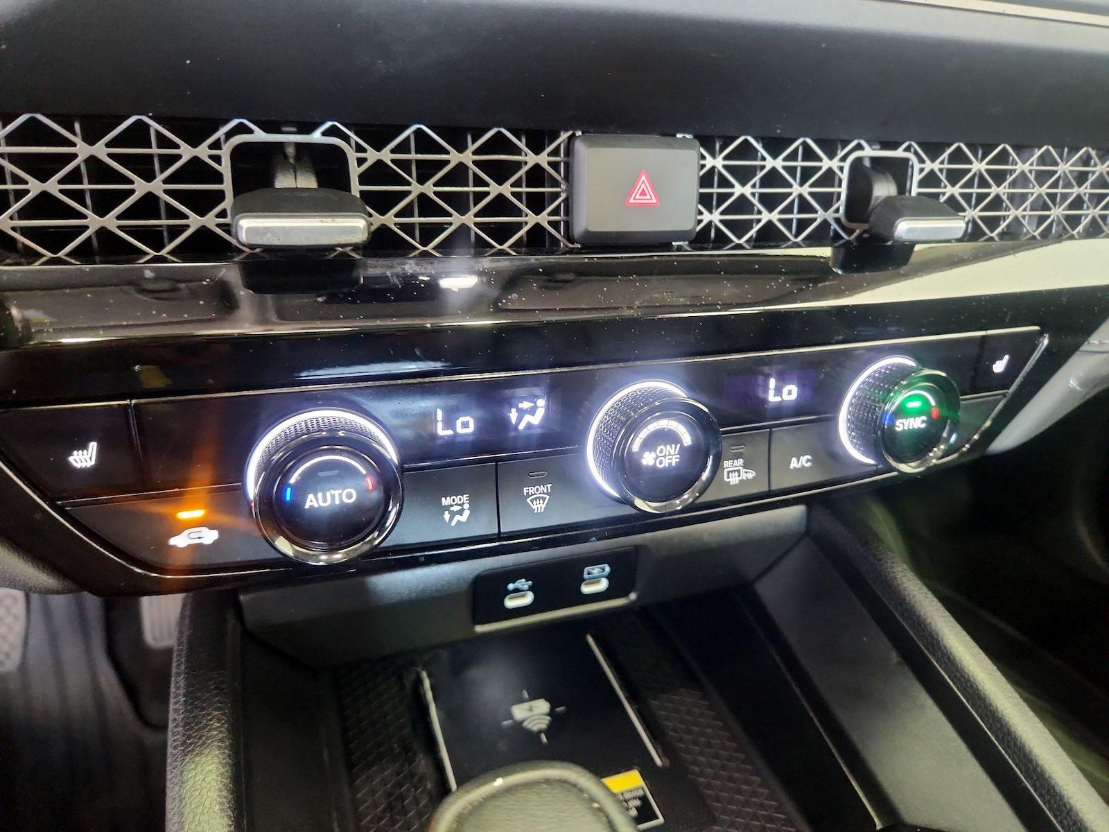 2025 Honda Accord Hybrid EX-L - Photo 16