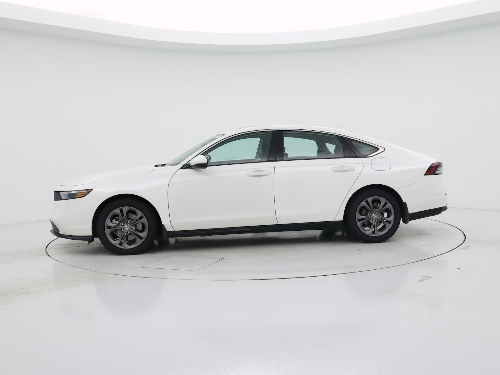 2025 Honda Accord Hybrid EX-L - Photo 4