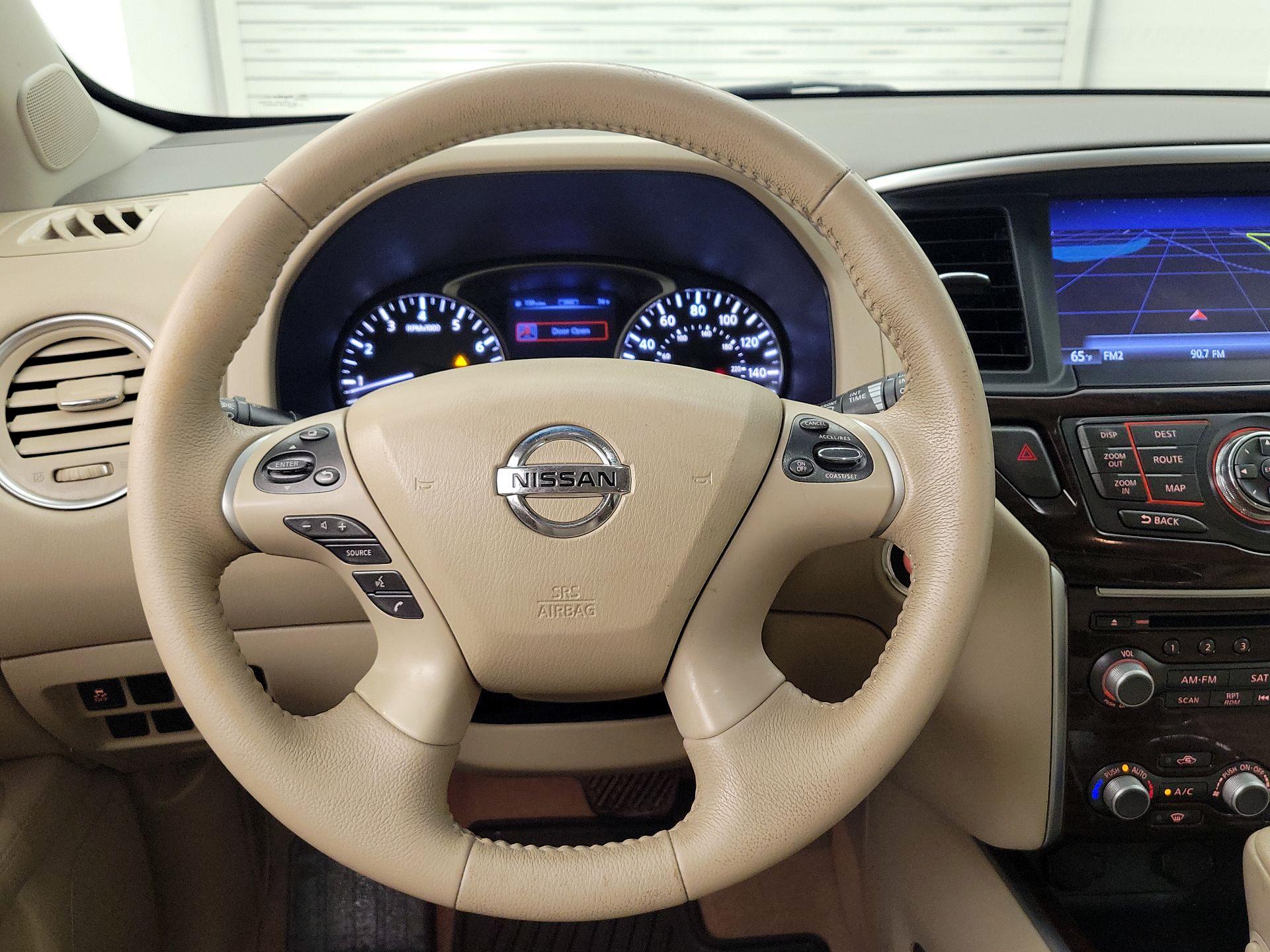 Thumbnail: 2014 Nissan Pathfinder - 10
