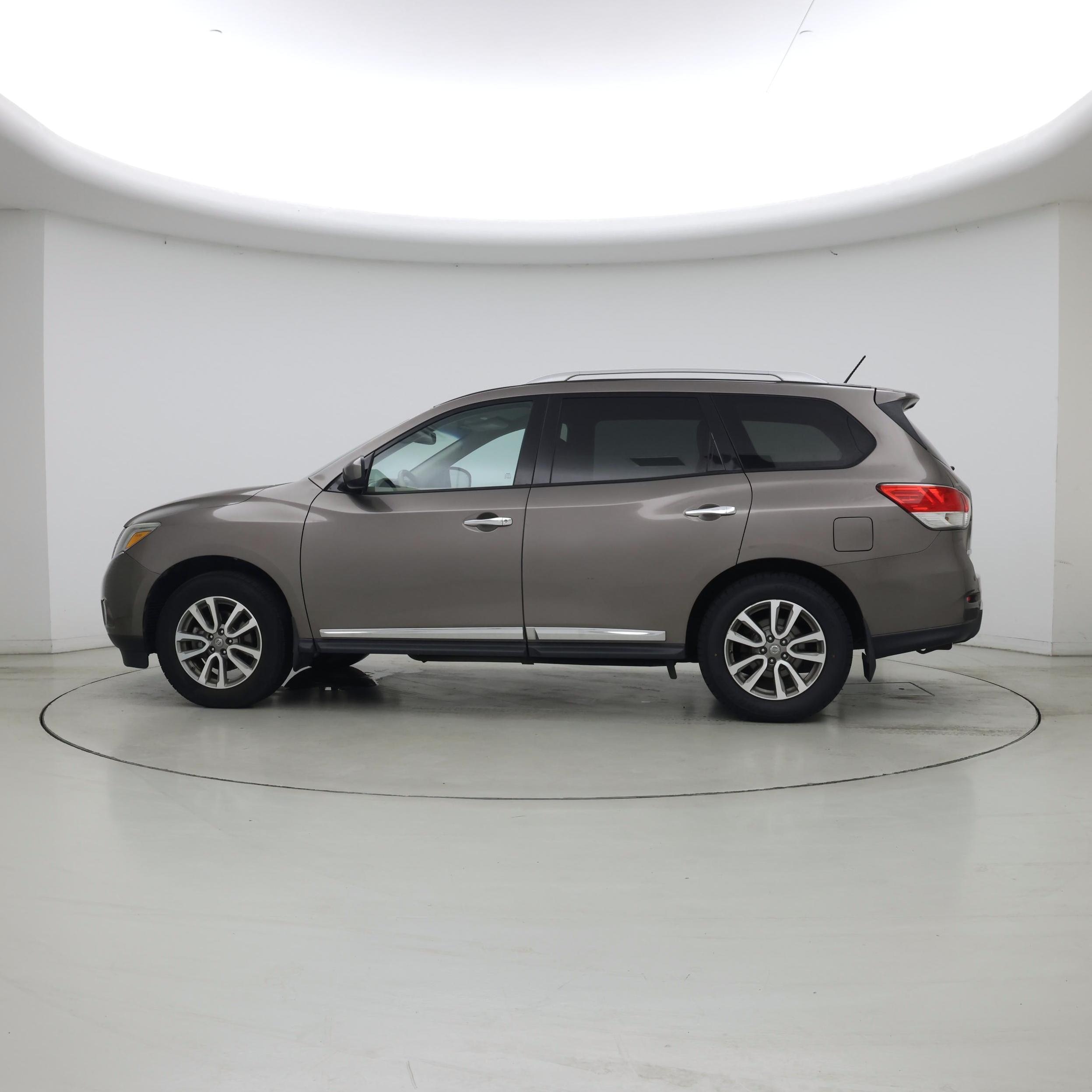 Thumbnail: 2014 Nissan Pathfinder - 3
