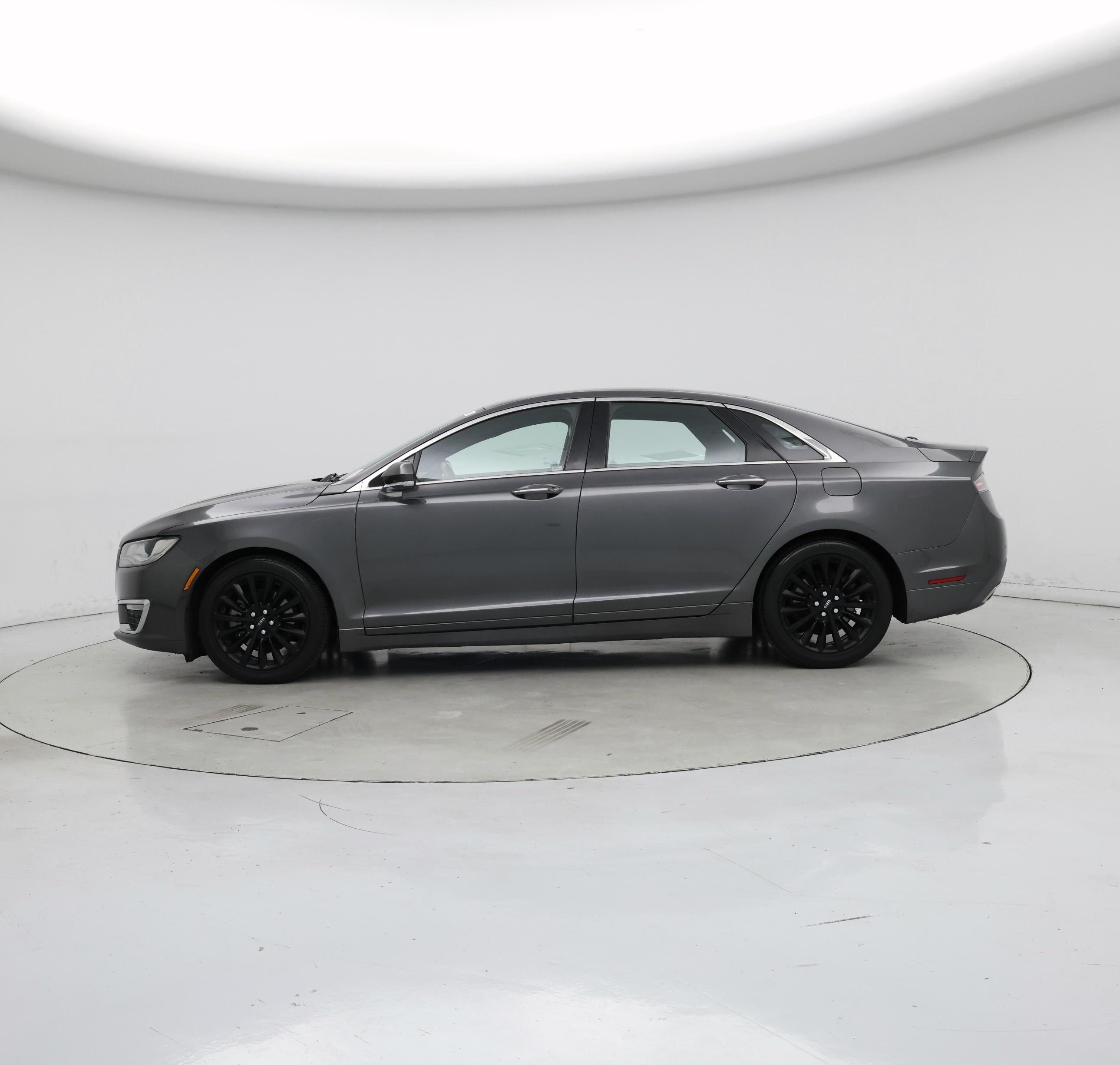Thumbnail: 2017 Lincoln MKZ - 3