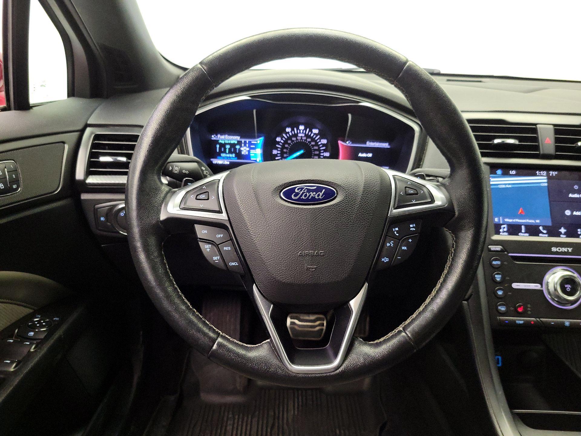 Thumbnail: 2017 Ford Fusion - 10