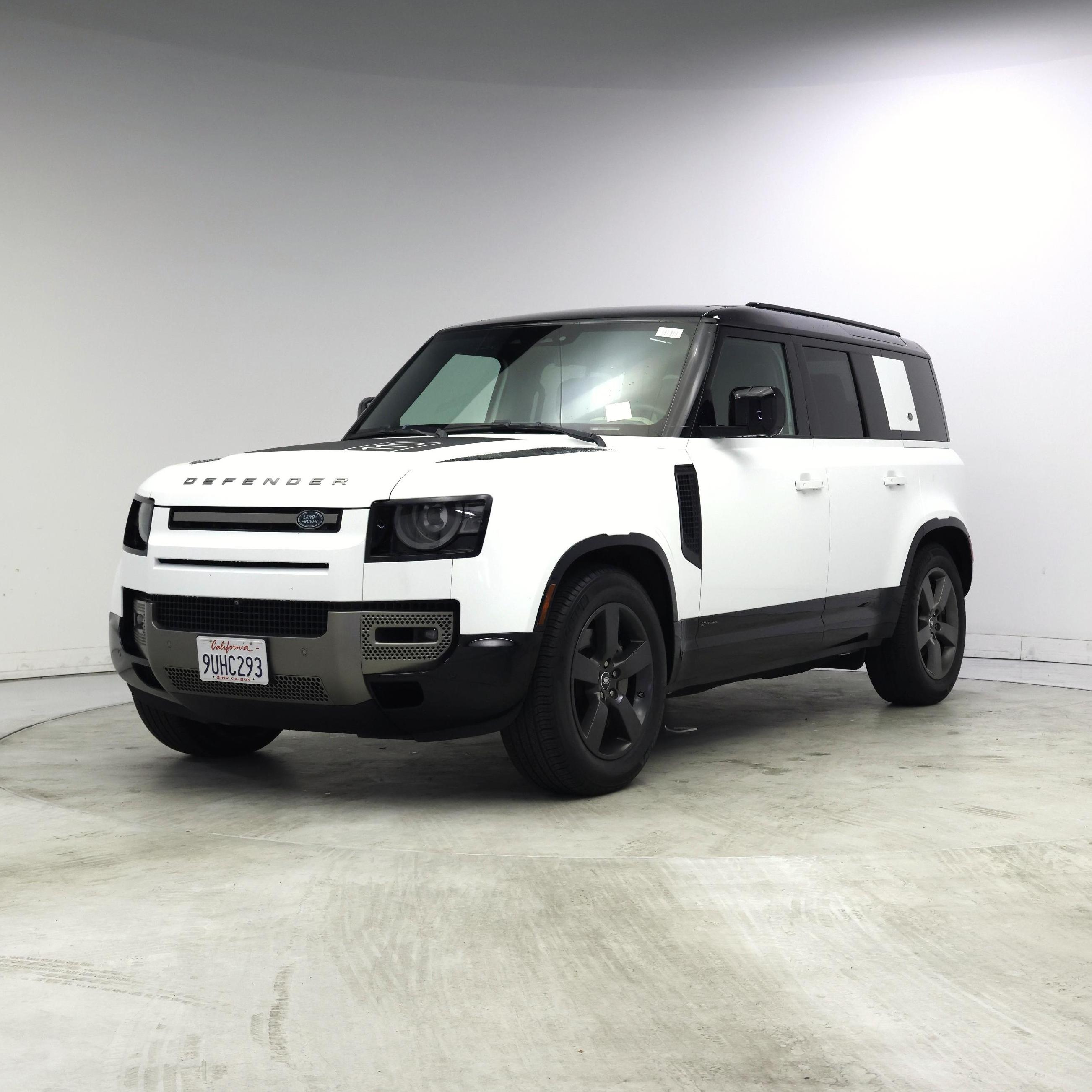 Thumbnail: 2021 Land Rover Defender - 4