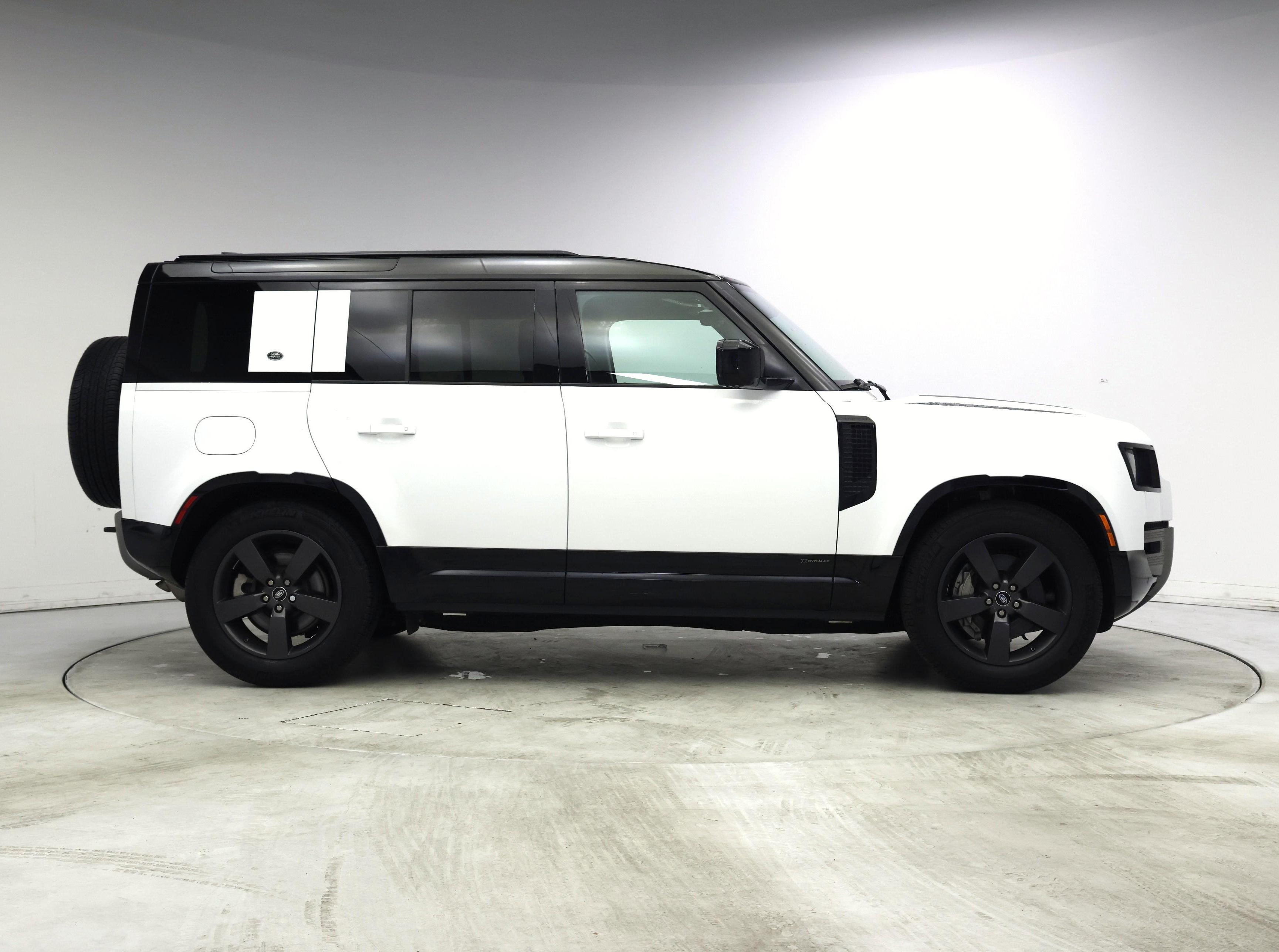 Thumbnail: 2021 Land Rover Defender - 7