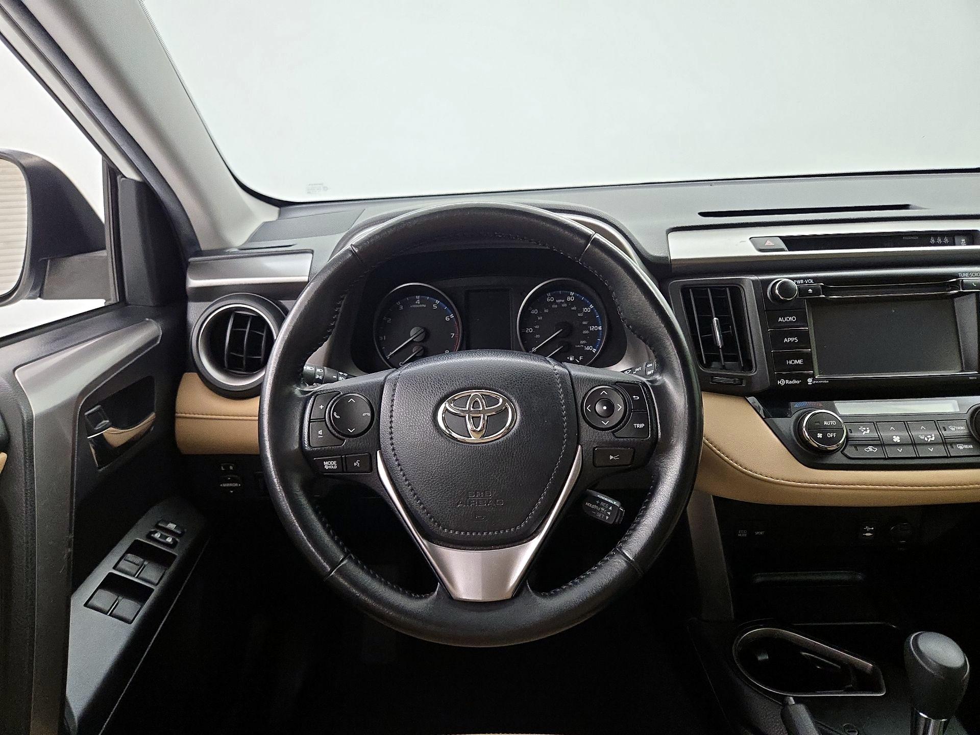 Thumbnail: 2017 Toyota RAV4 - 10