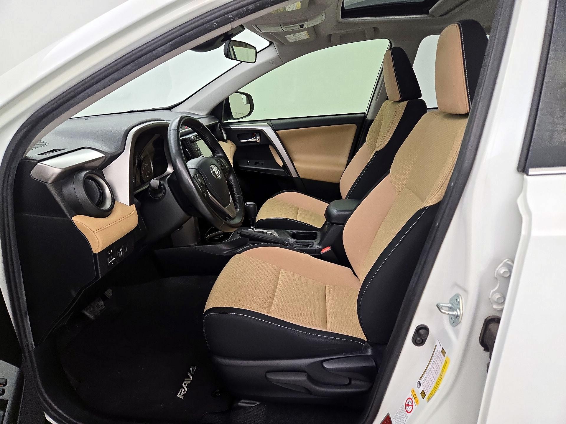 Thumbnail: 2017 Toyota RAV4 - 11